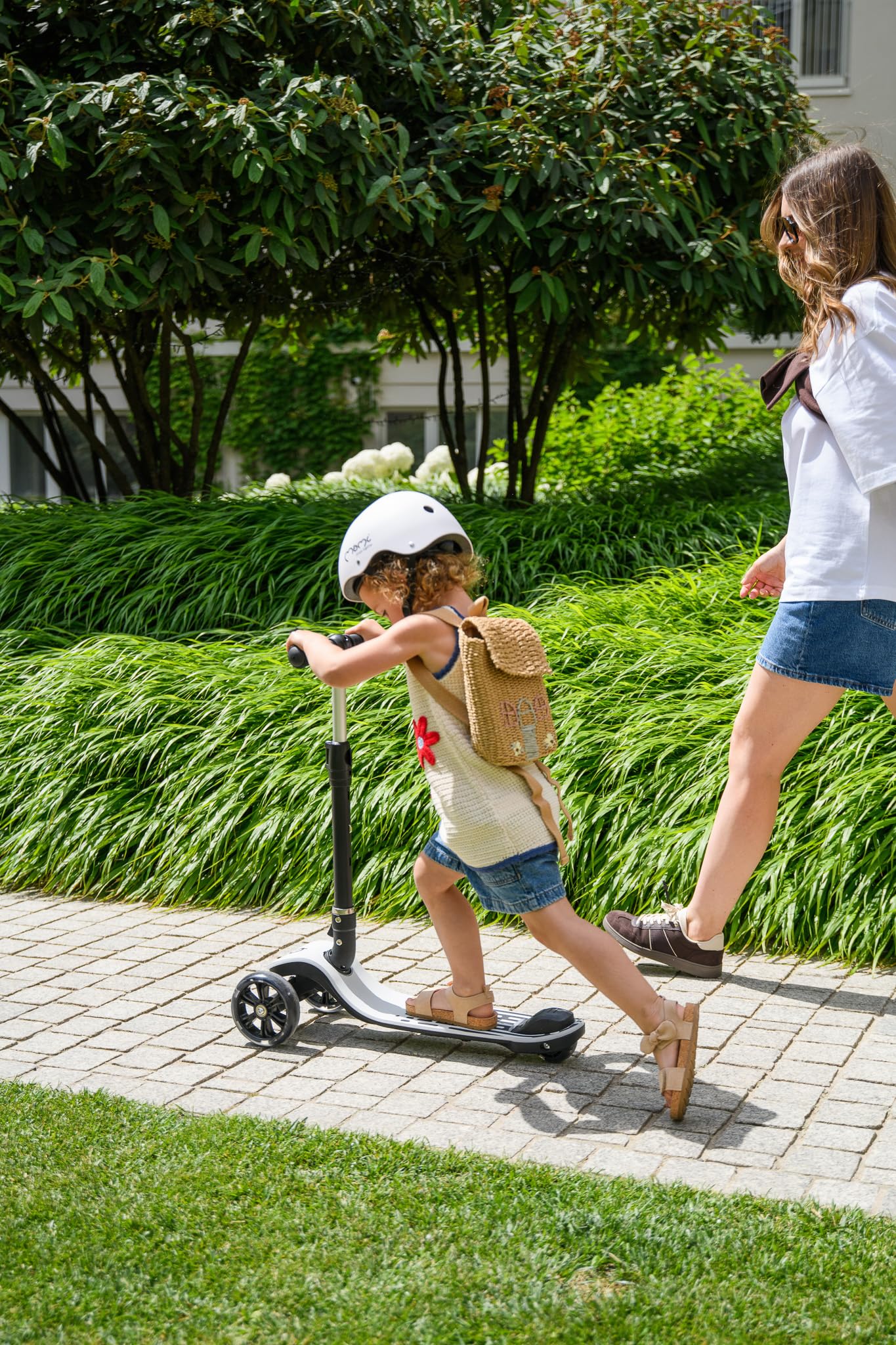 Trottinette Enfant 3 Roues MoMi SAN 2 en 1, Guidon réglable (60/66/72 cm), Pliable, Roues LED avec roulements ABEC-7, Frein à Pied, légère (2,7 kg)