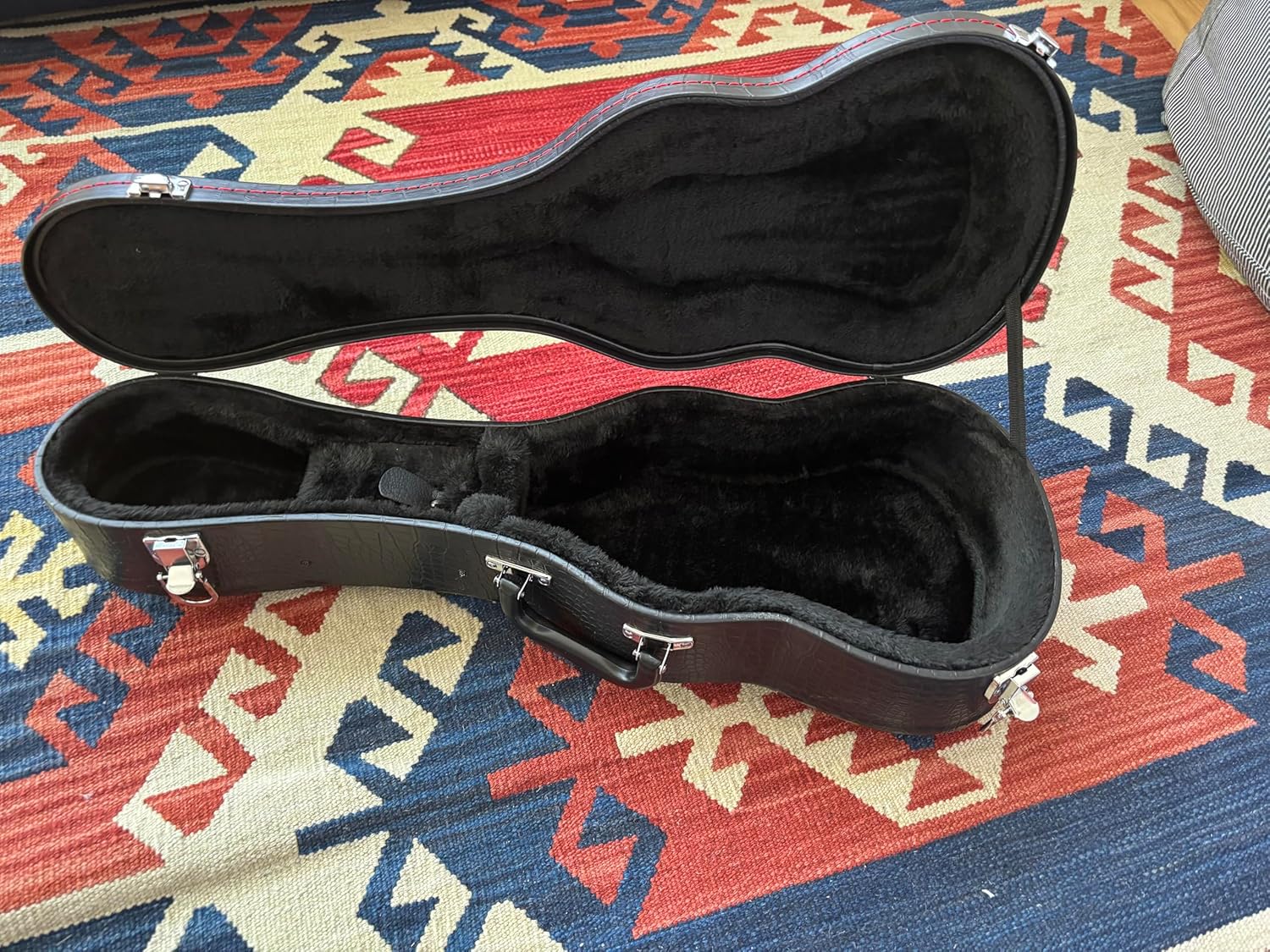 Lykos Ukulele Case Classic Hard Case Velvet Interior Padded Protective Hardshell (Black, 26" Tenor)
