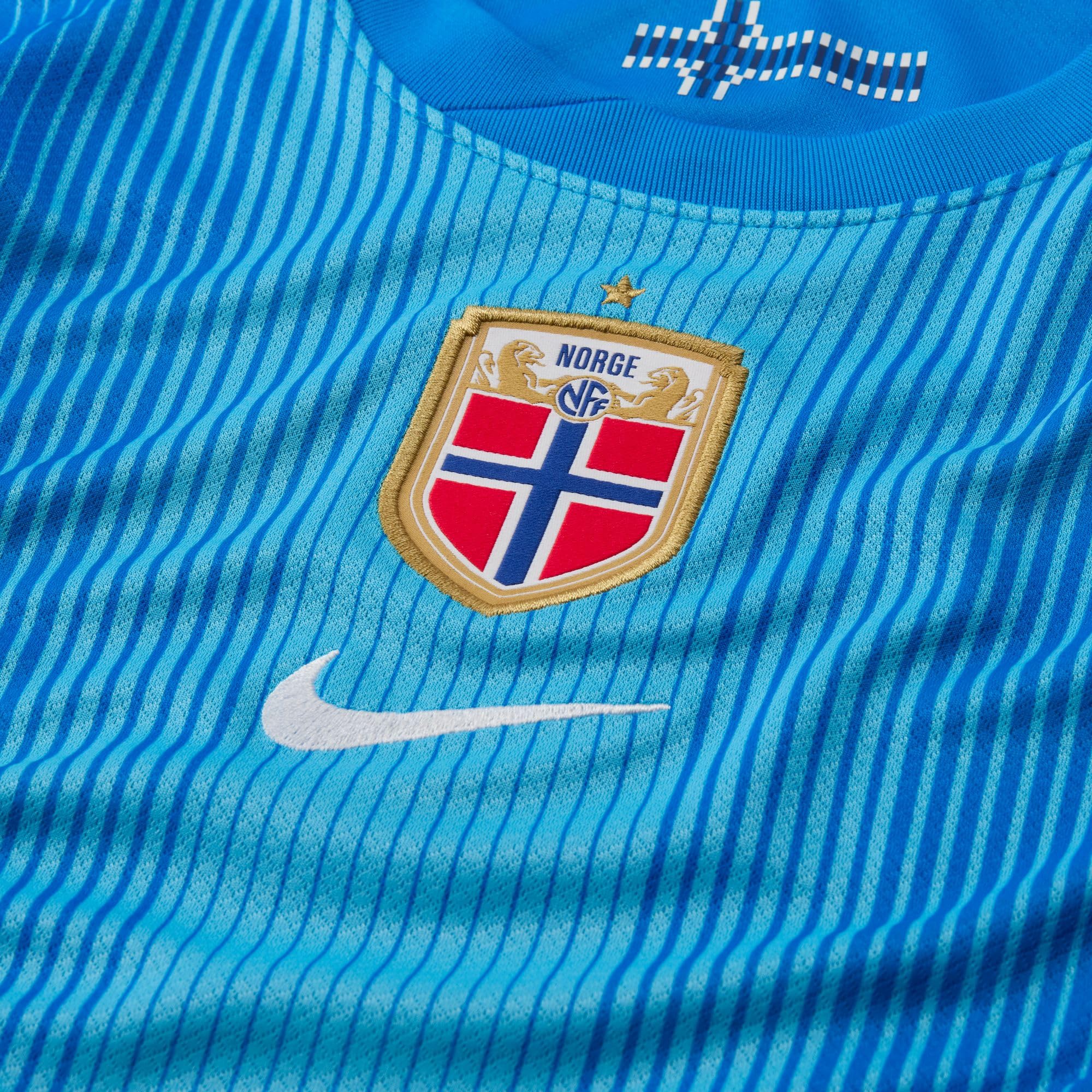 Norwegia 2025/26 Stadium Goalkeeper Nike Dri-FIT koszulka piłkarska z długim rękawem dla starszych dzieci, HM9793