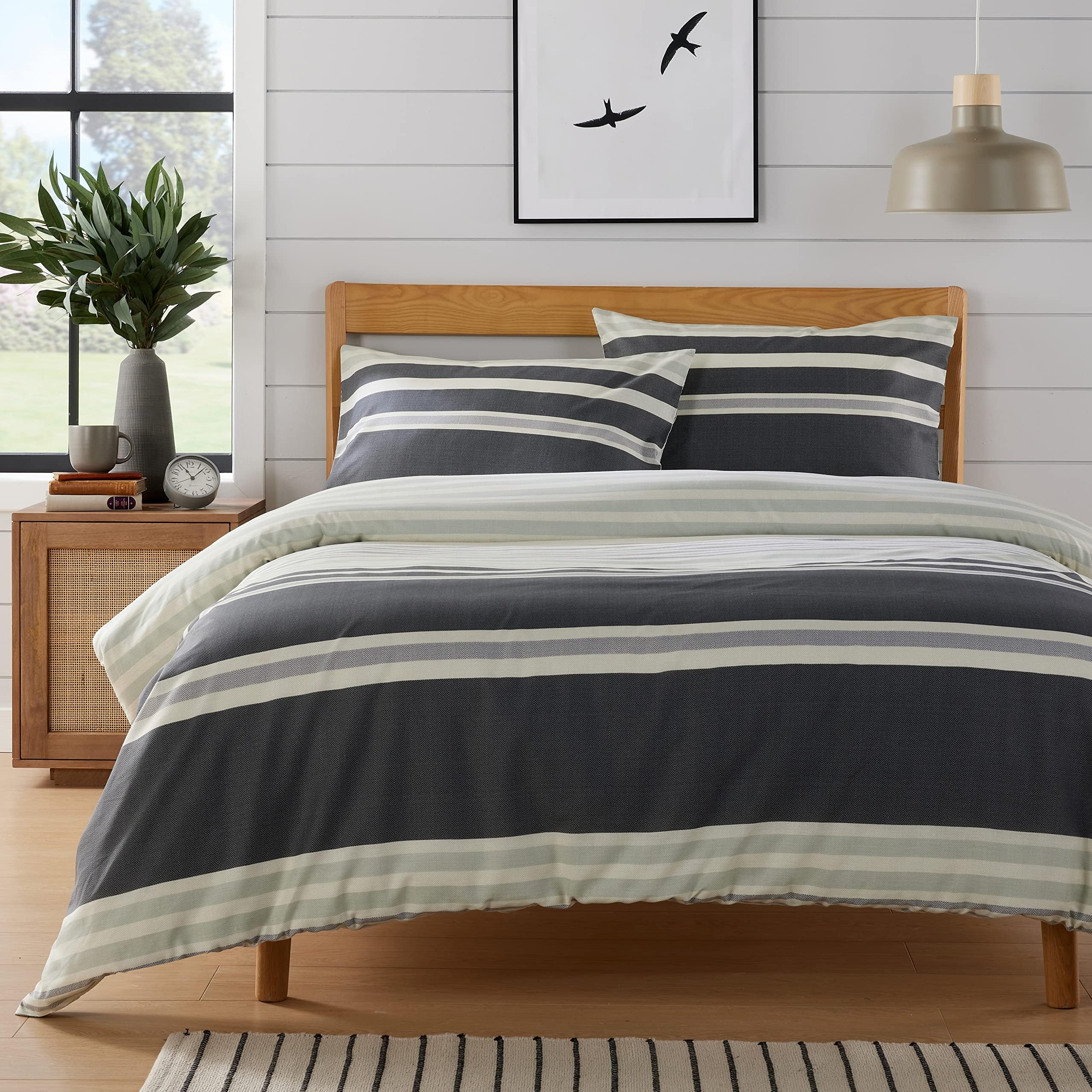 Olivia Rocco Miami Stripes Duvet Cover Set Easy Care Quilt Bedding Sets with Pillowcase Luxury Cotton Blend Reversible Ultra Soft Hypoallergenic Bed Covers, Grey King