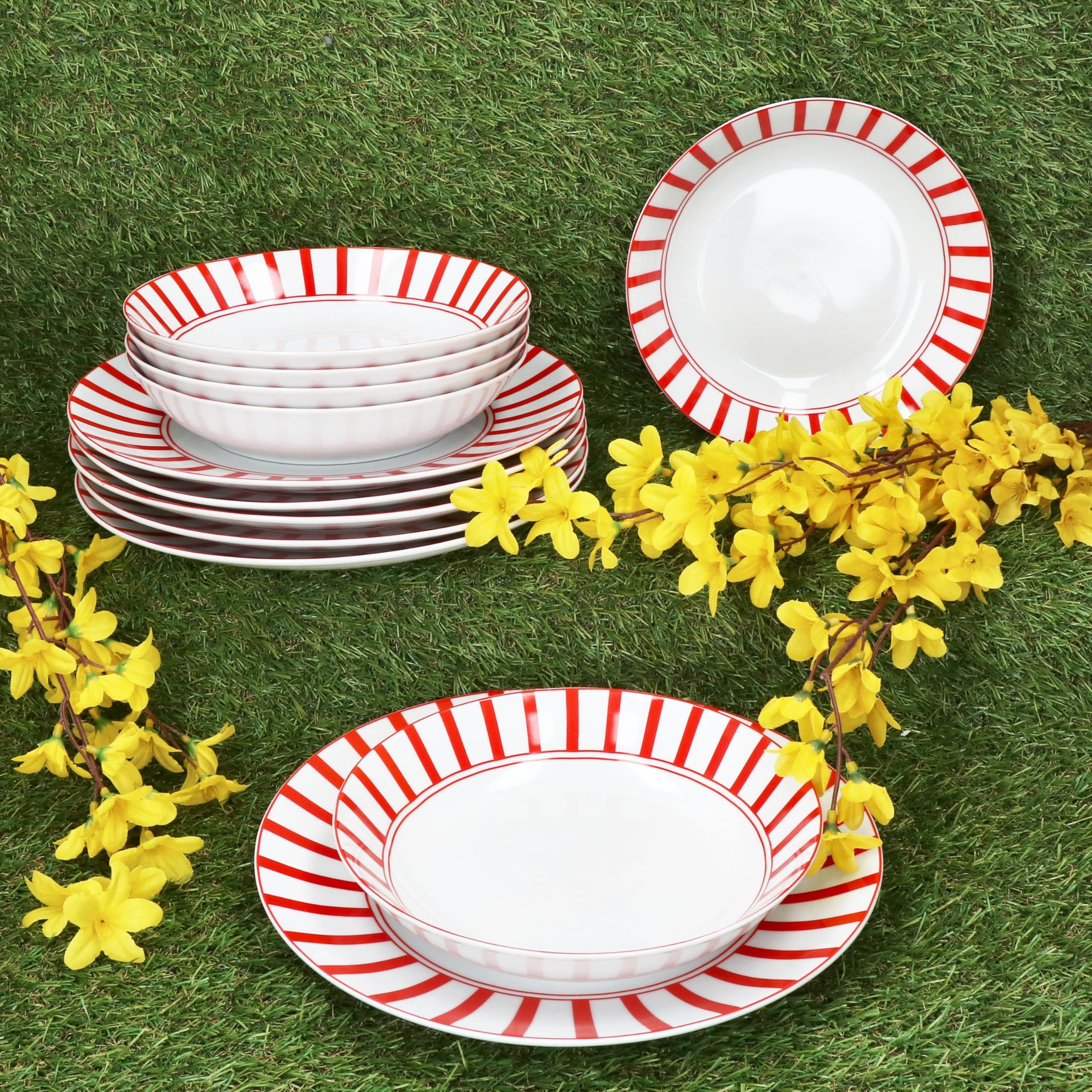MamboCat Service de table Split rouge 12 pièces - Vaisselle en porcelaine blanche avec rayures pour 6 personnes - 6 assiettes creuses et 6 assiettes plates pour petit-déjeuner, déjeuner et dîner