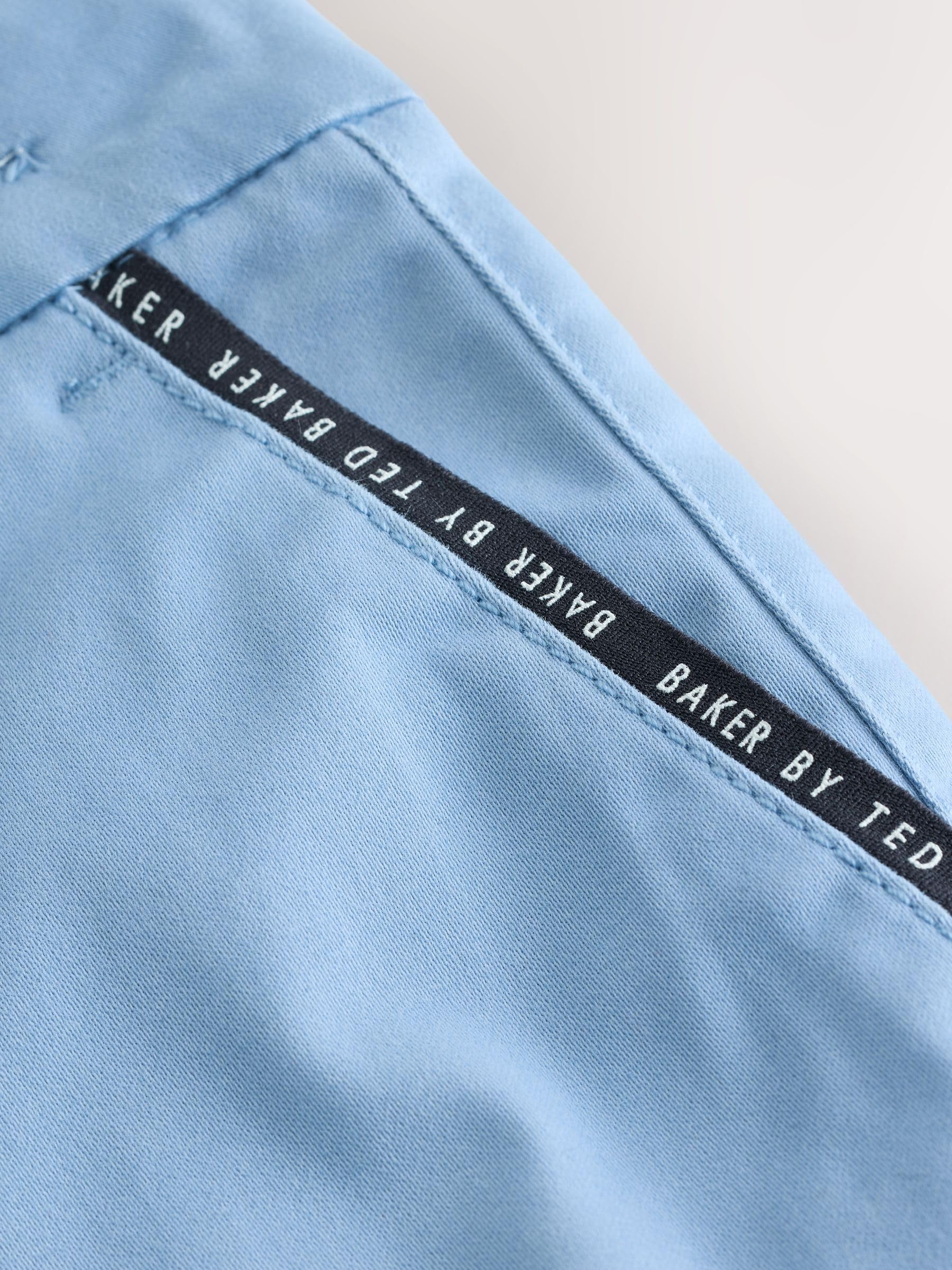 Garçon Short | Coupe standard, Taille mi-haute, Fermeture boutonnée