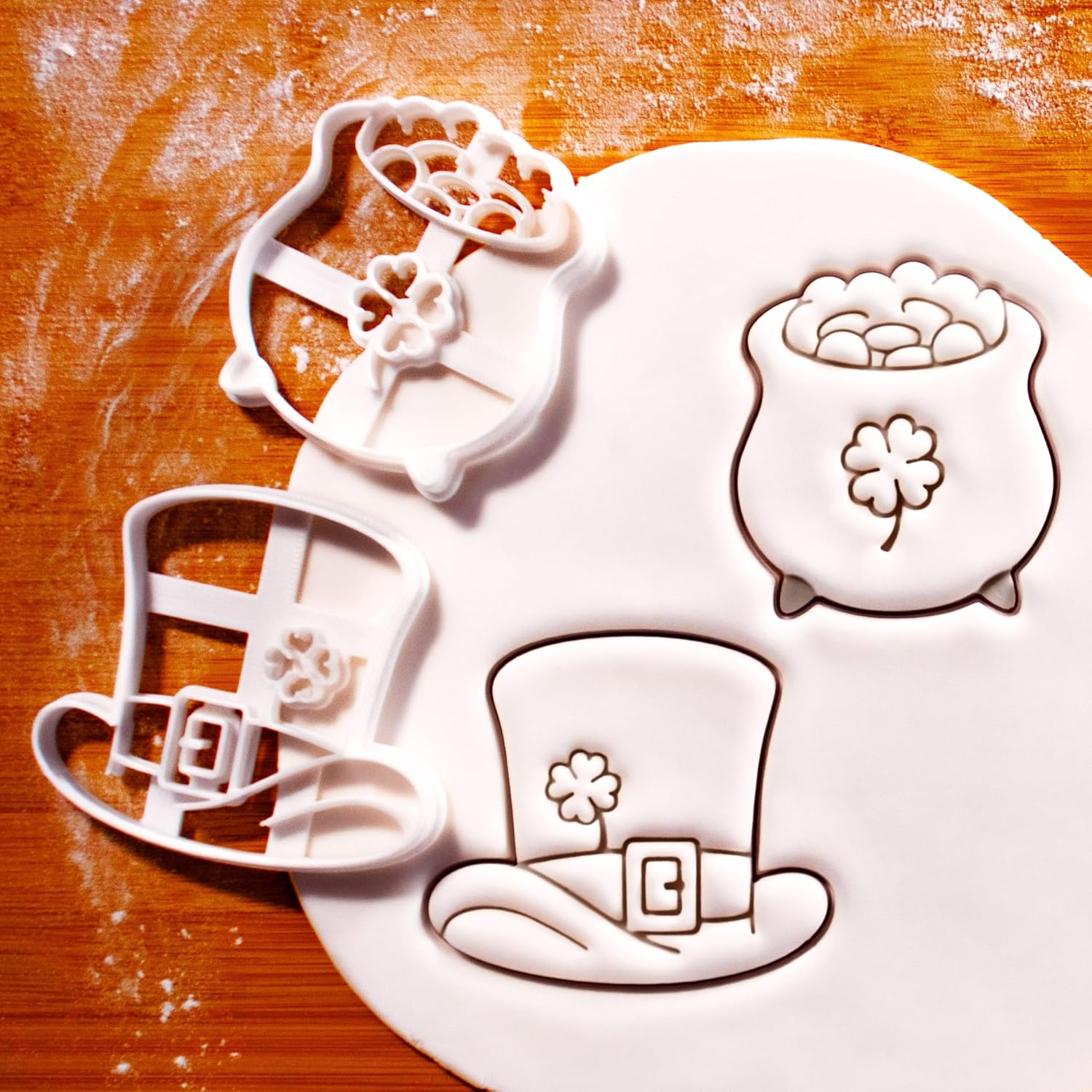 BAKERLOGY Set of 2 Leprechaun Hat and Pot of Gold Cookie Cutters - Perfect for St. Patrick's Day - Detailed Biscuit Cutter Design for Baking and Crafts, ideal on fondant, dough, clay