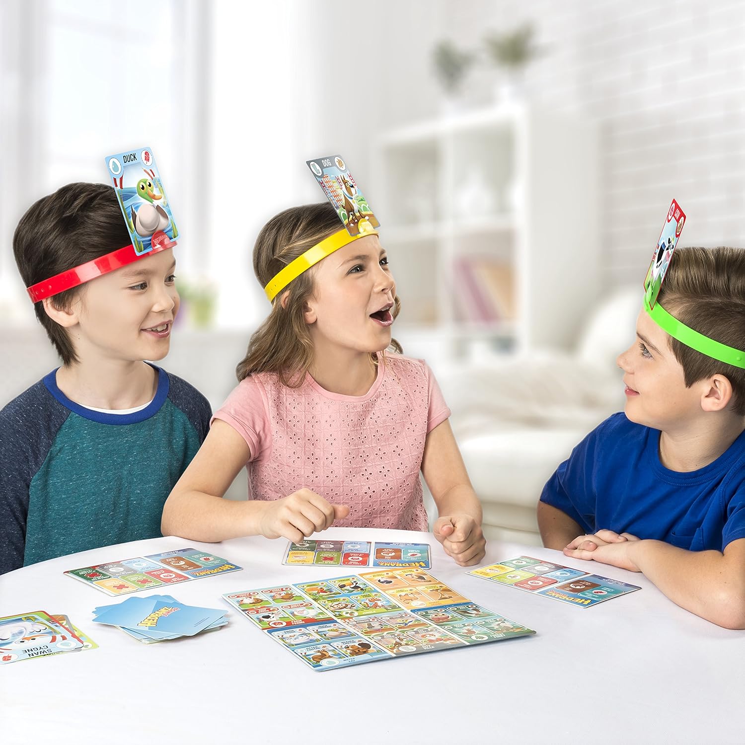 HedBanz – HedBanz Jr. Family Board Game for Kids Age 5 and Up