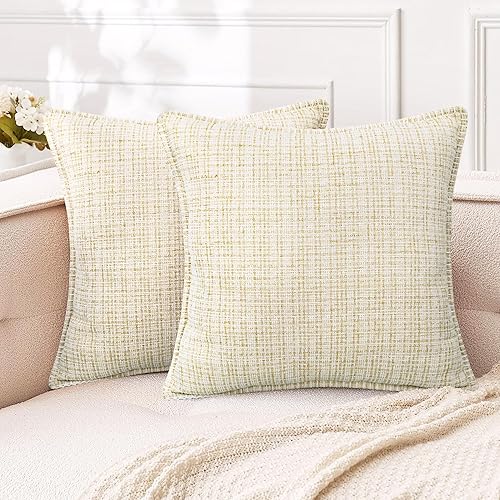 Merrycolor Juego de 2 fundas de almohada de felpilla beige de 18 x 18 pulgadas, fundas de almohada con textura suave con borde cosido, fundas