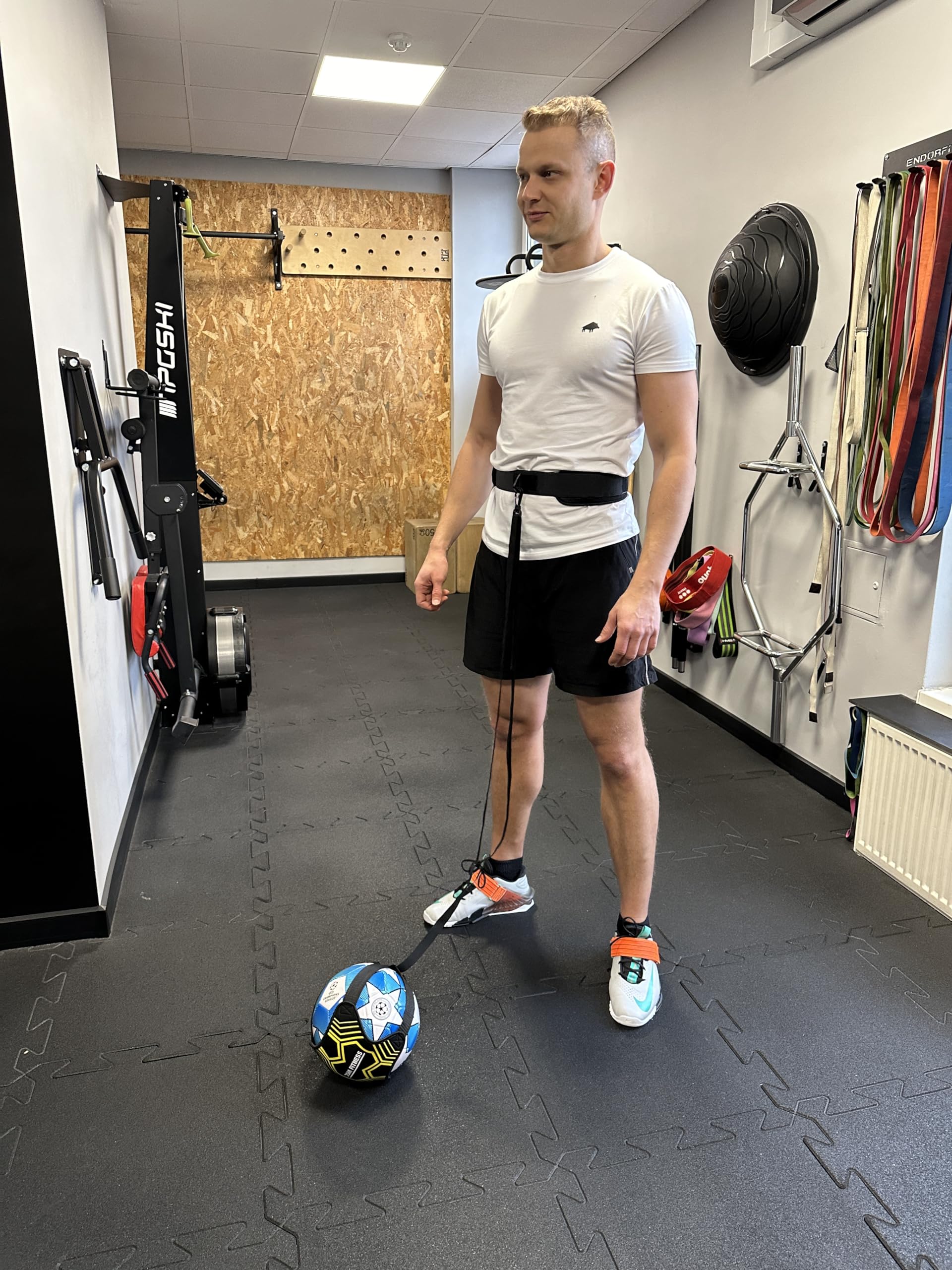 Elastico 360 Gradi Fascia per Trainer Calcio - Kit Allenamento Calcio con Cintura Regolabile - Trainer da Calcio con Pallone Rotazione Completa per Bambini