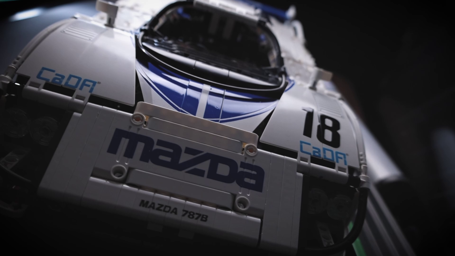 CaDA Mazda 787B 1:10 Racing Car - 1797 Piece Brick Model Kit