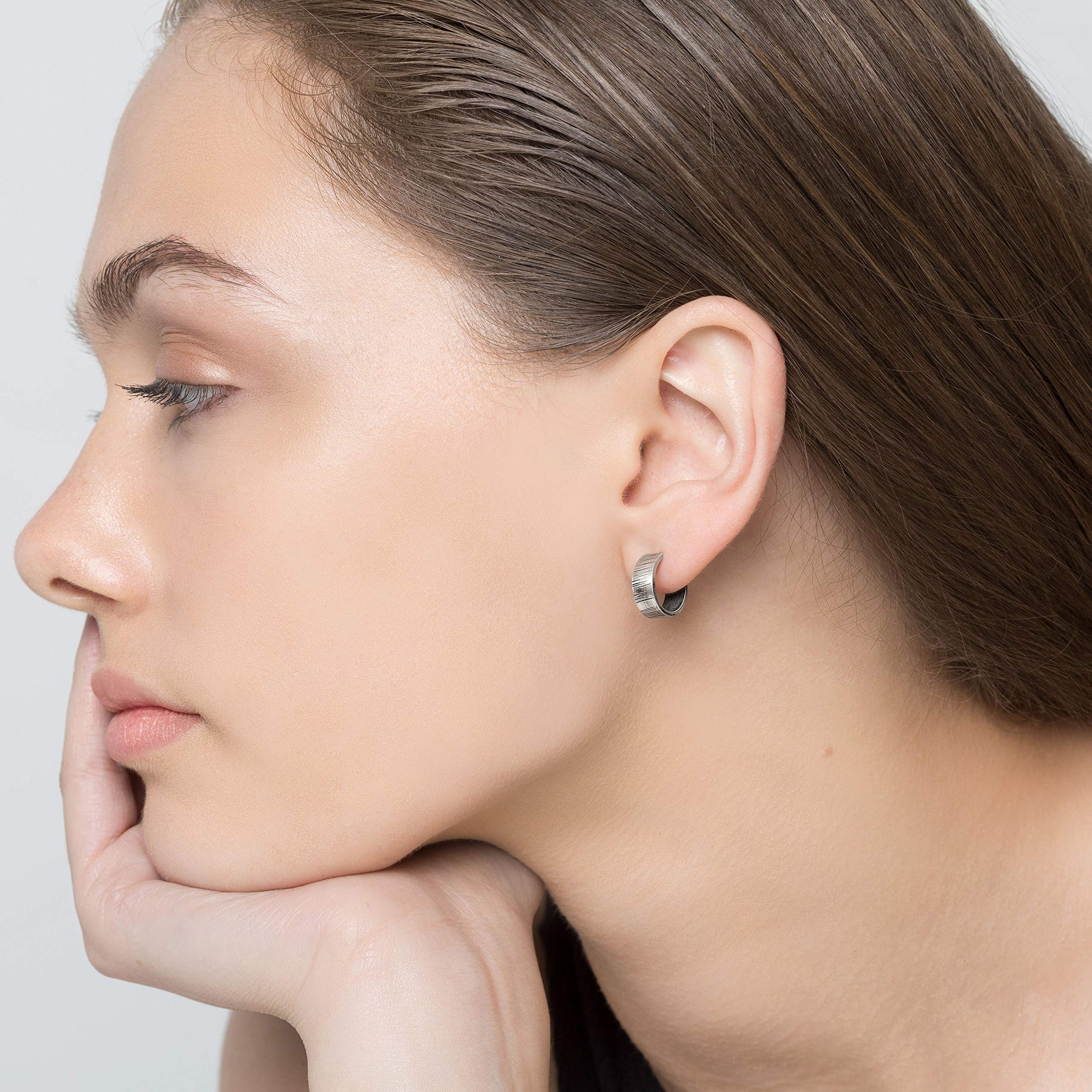 Piccoli Orecchini a Cerchio Minimalisti in Argento Sterling 925, Huggie Hoops, Ipoallergenici e Senza Nichel - Fatto a mano da Emmanuela