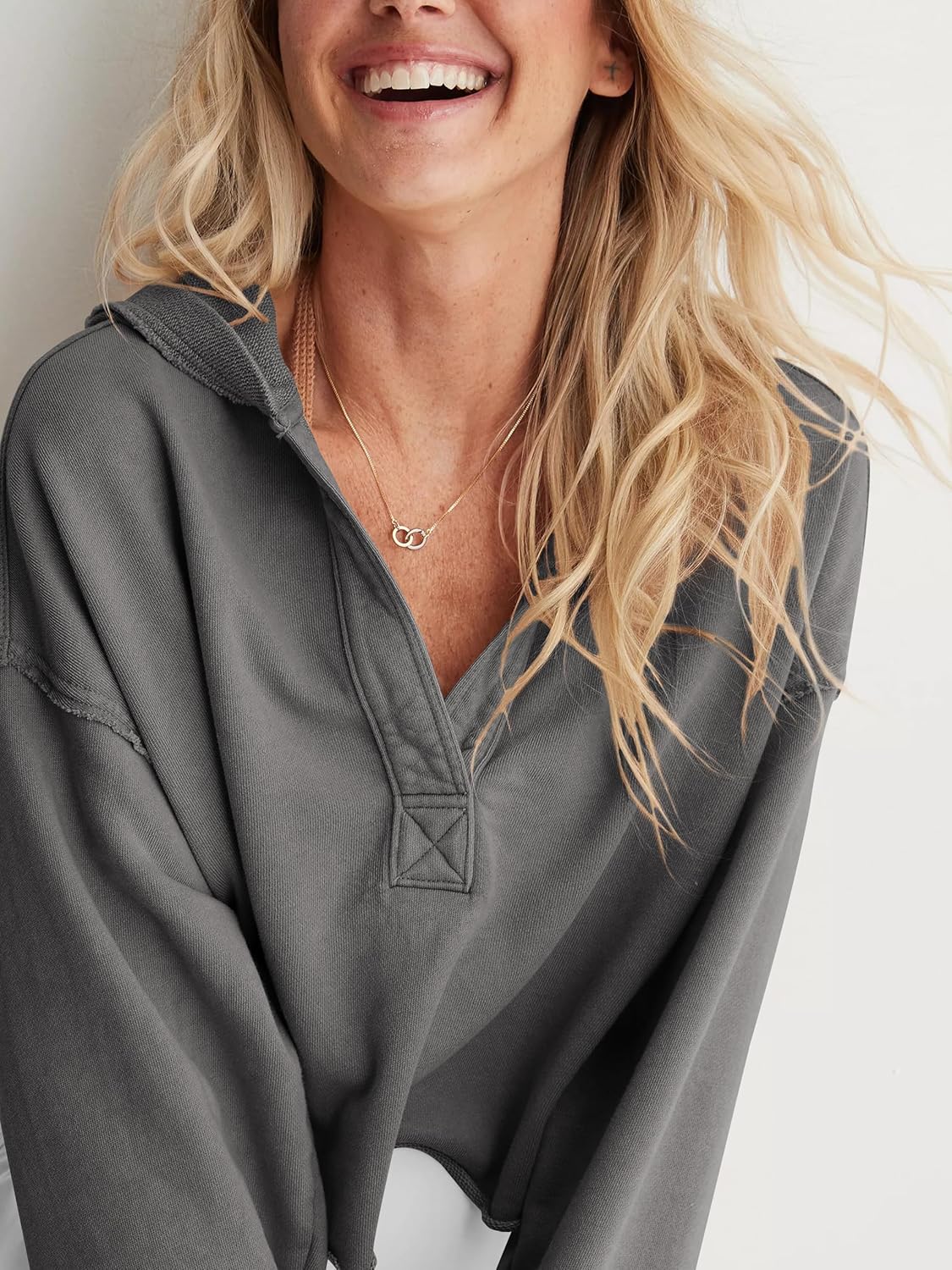 Women's Cropped Pullover Hoodie Long Sleeve Loose Fit Solid Color Y2K Fashion Sweatshirt for Winter and Fall - Image 4