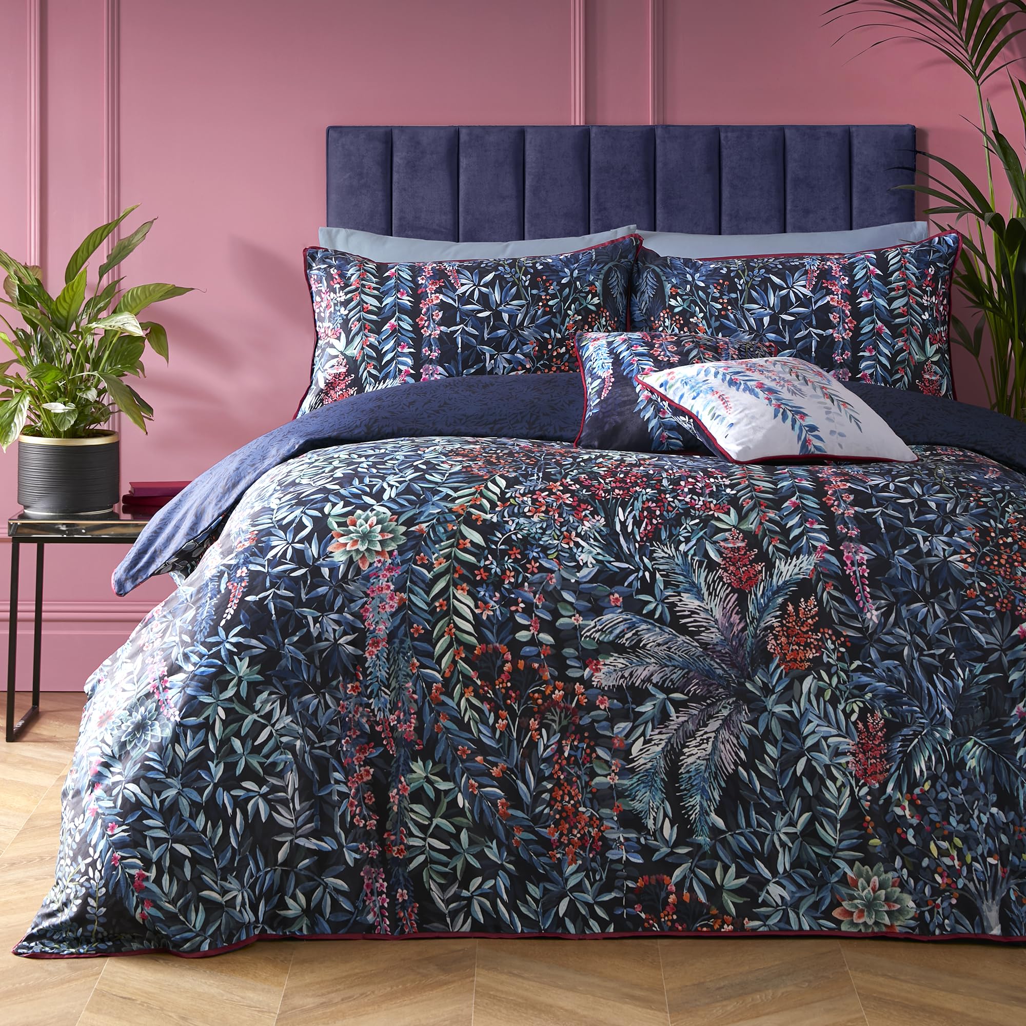 SOIREEBlue Tropical Leaf & Fern Duvet Cover - Double Bedding Size (200 x 200cm) - Reversible Designs - 100% Cotton - 2x Pillowcases Included - Luxury Bedding - Navy Bedding with Floral & Leaves