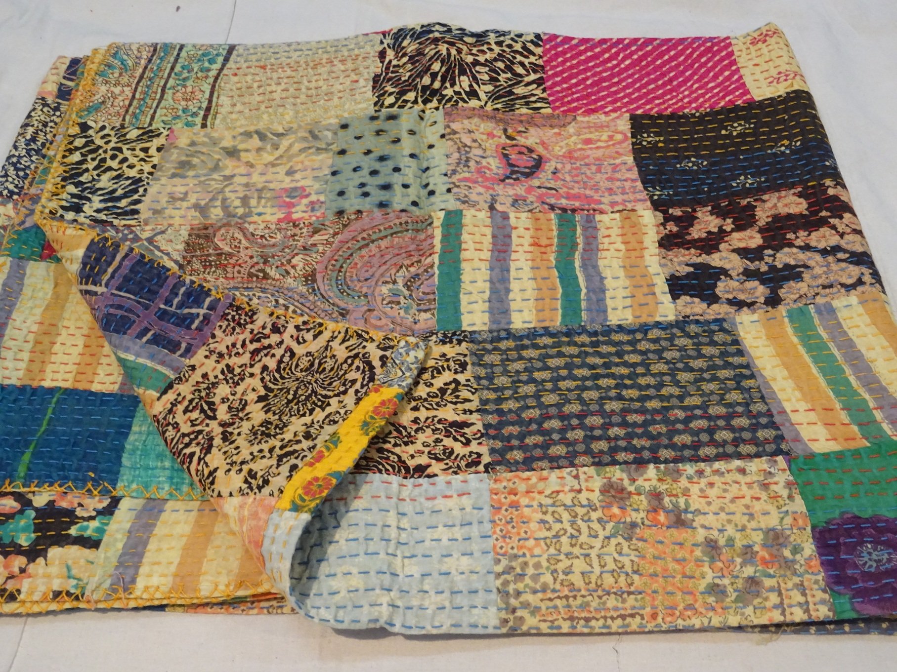 Couvre-lit kantha en coton pour une deco boheme et chaleureuse