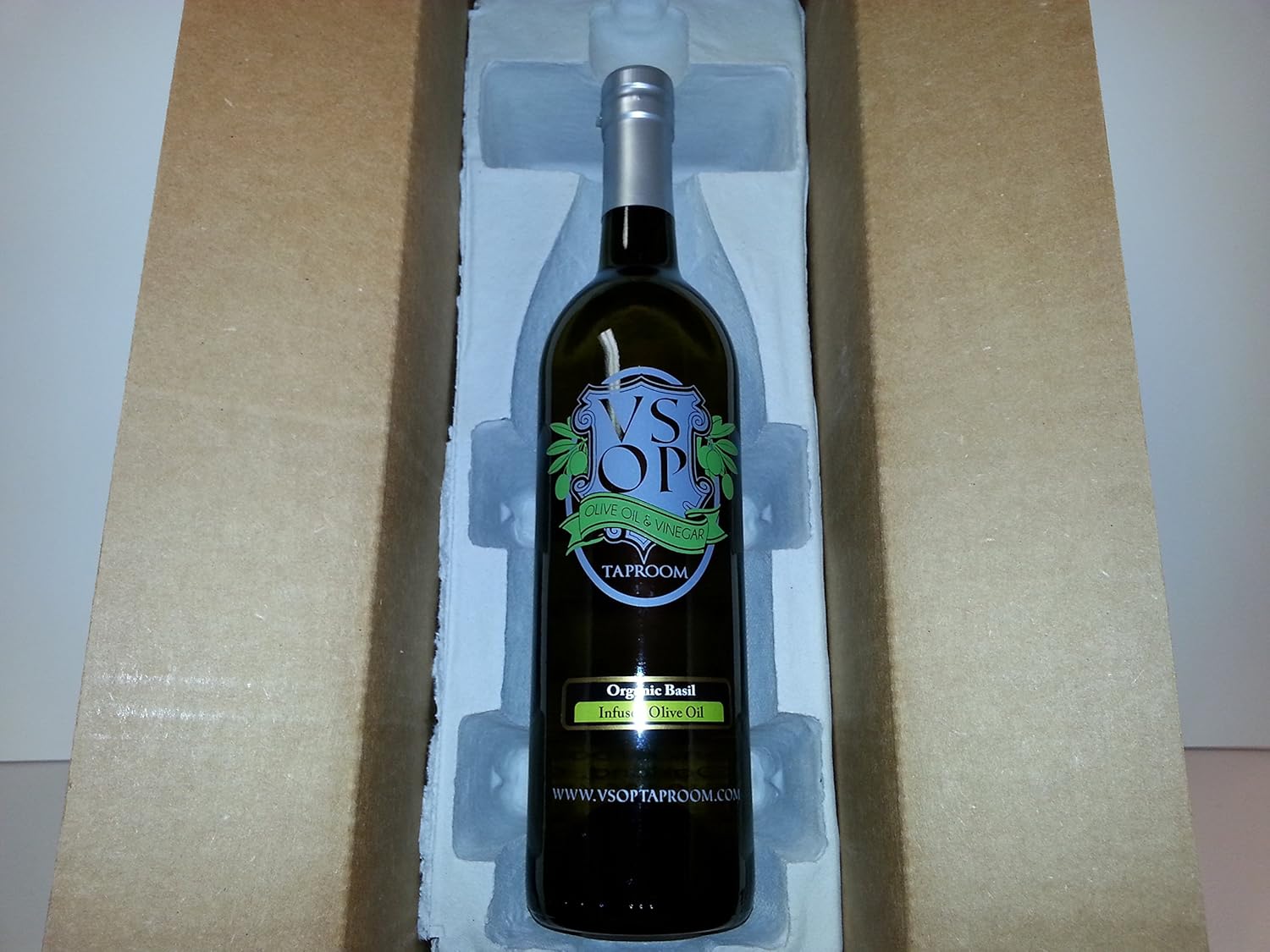 VSOP Organic Basil Infused Extra Virgin Olive Oil (750 ml / 25.36 oz)