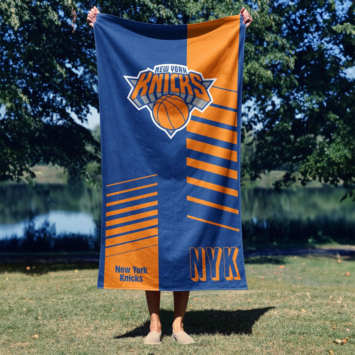 Northwest NBA New York Knicks Oversized Microfiber Beach Towel, 40 x 72 Inches – Quick Dry, Sand Resistant, Lightweight, Highly Absorbent, Riser Design - Image 5
