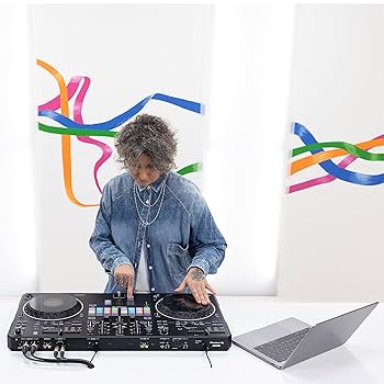 Amazon.com: Pioneer DJ DDJ-REV5 4-deck DJ Controller with