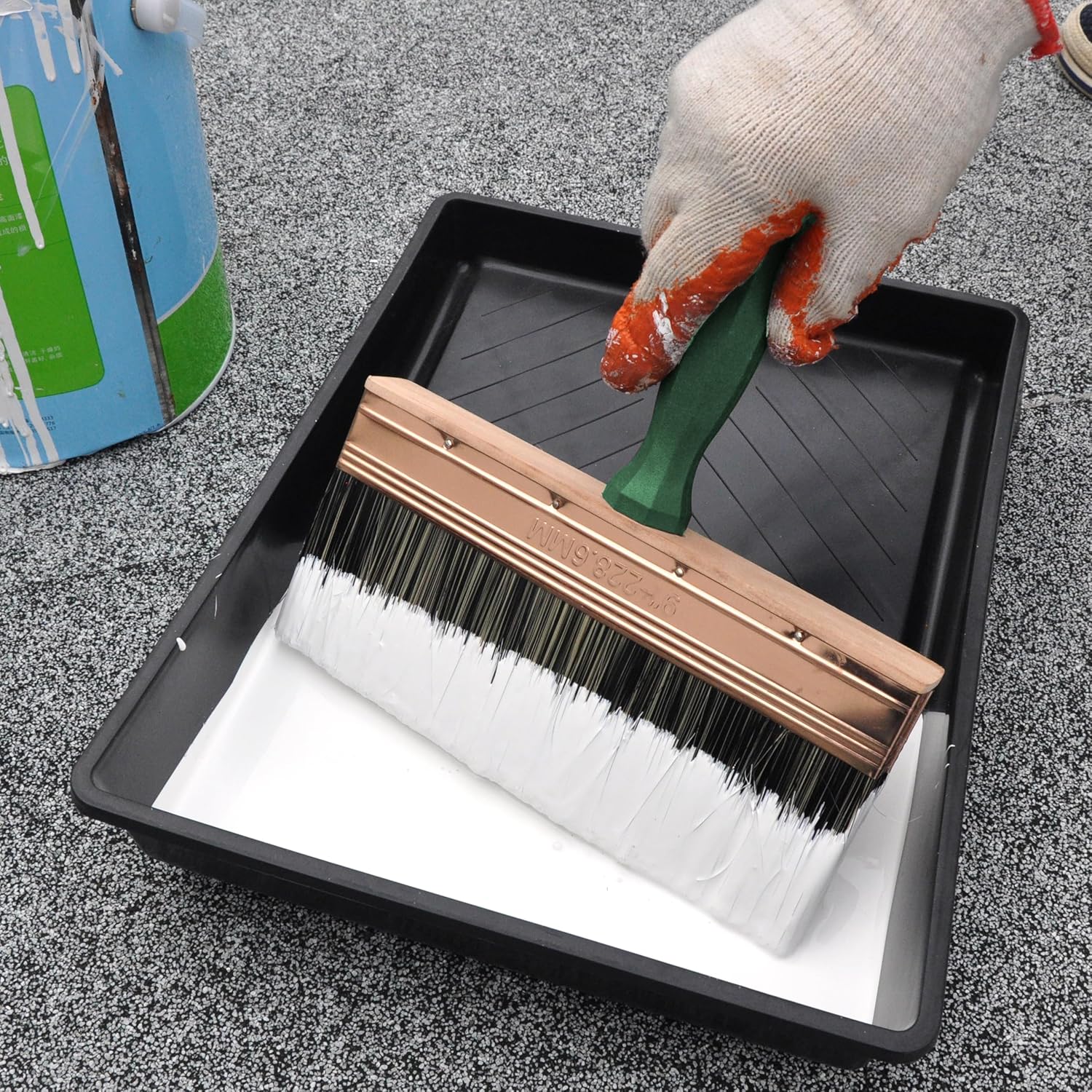 1 pcs 9 inch Deck Stain Brush &1 Piece 9 inch Metal Paint Tray with 10 Tray Liners
