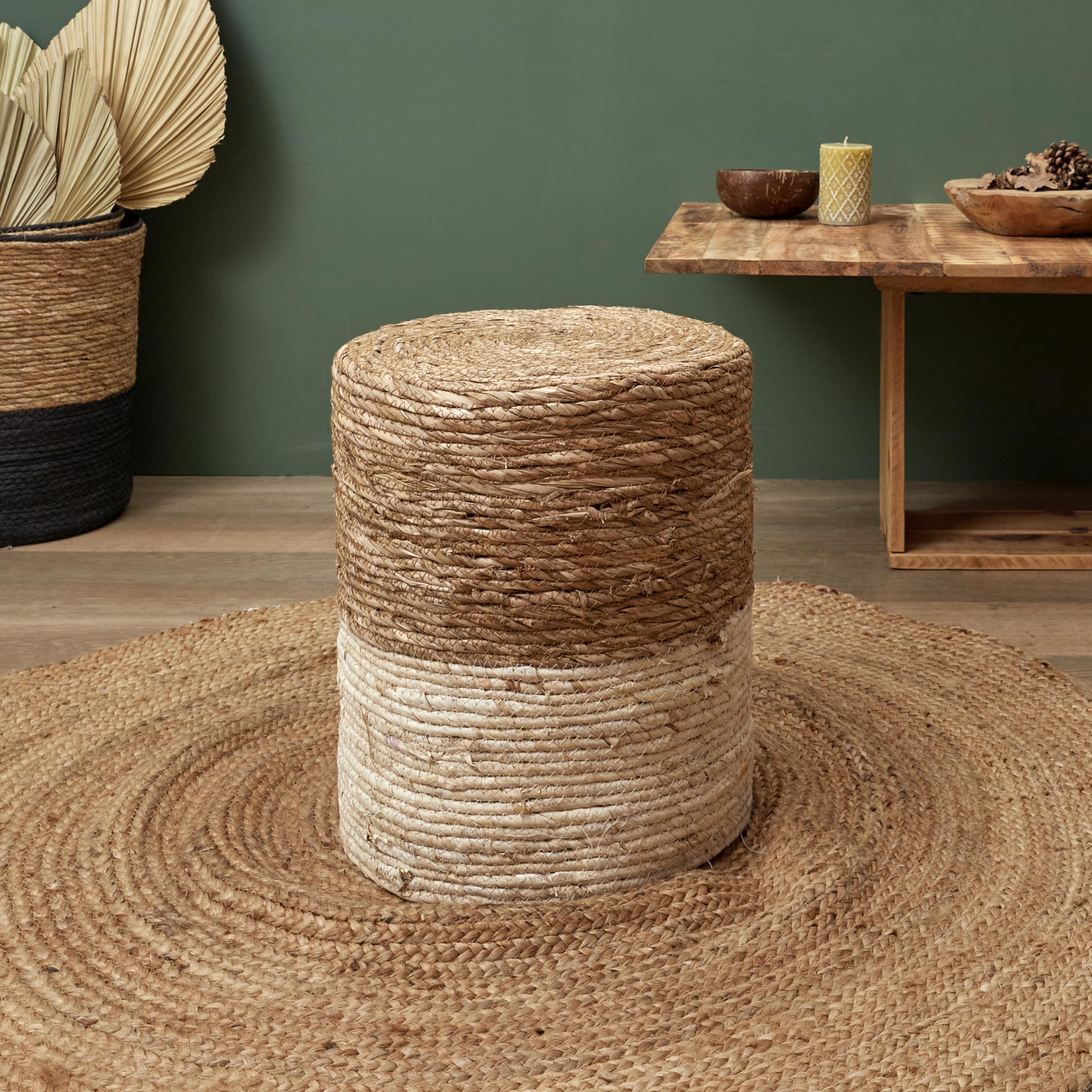 HOME DECO FACTORY Pouf Décoratif Tendance Touche Naturelle Assise Bleu | Polyester bois et jonc, pouf décoratif, design tendance, touche naturelle, salon ou chambre, 35x35x41 cm, bleu