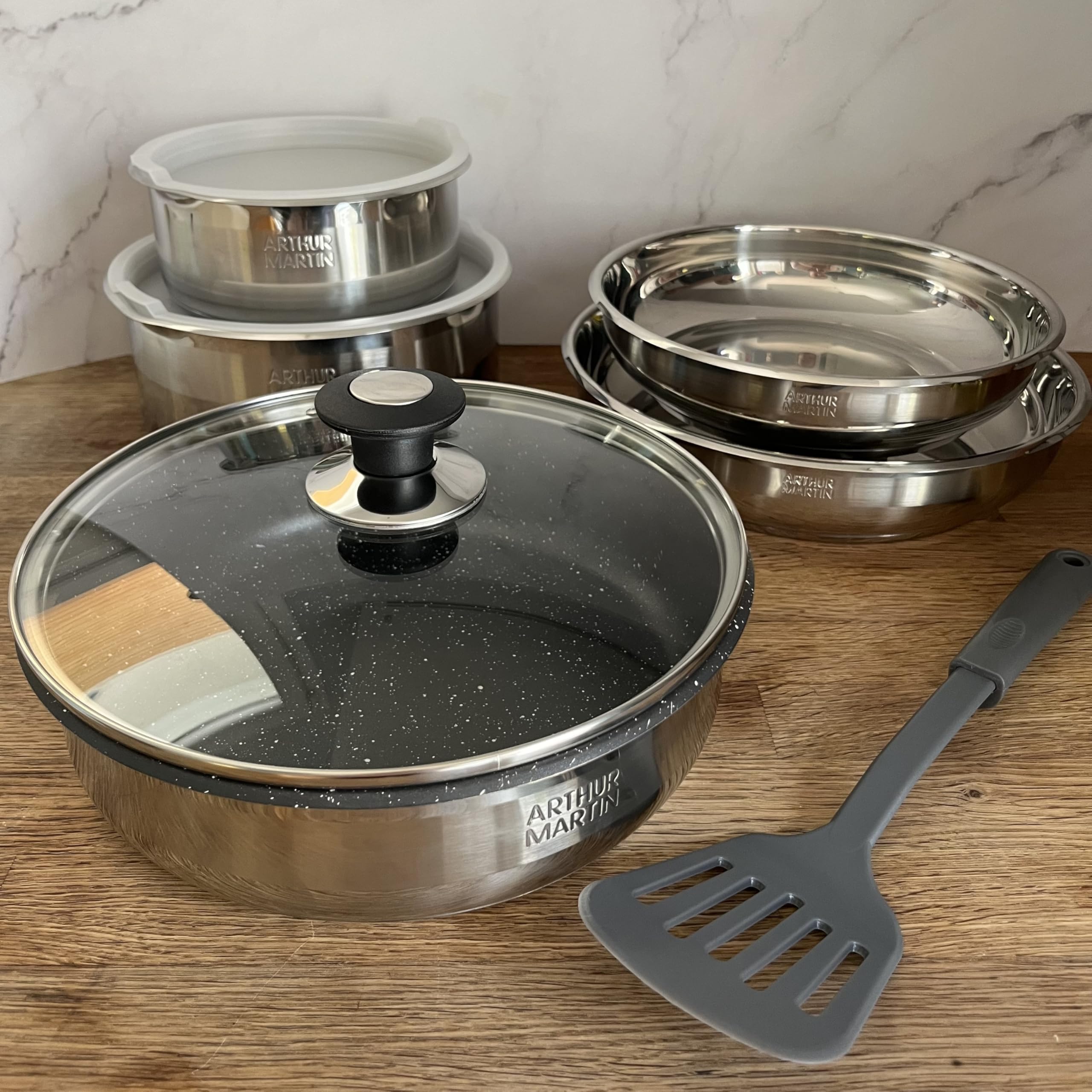 Arthur Martin - Batterie de Cuisine 10 Pièces en Inox avec Poêles et Casseroles, Tous Feux dont Induction, Couleur Noir