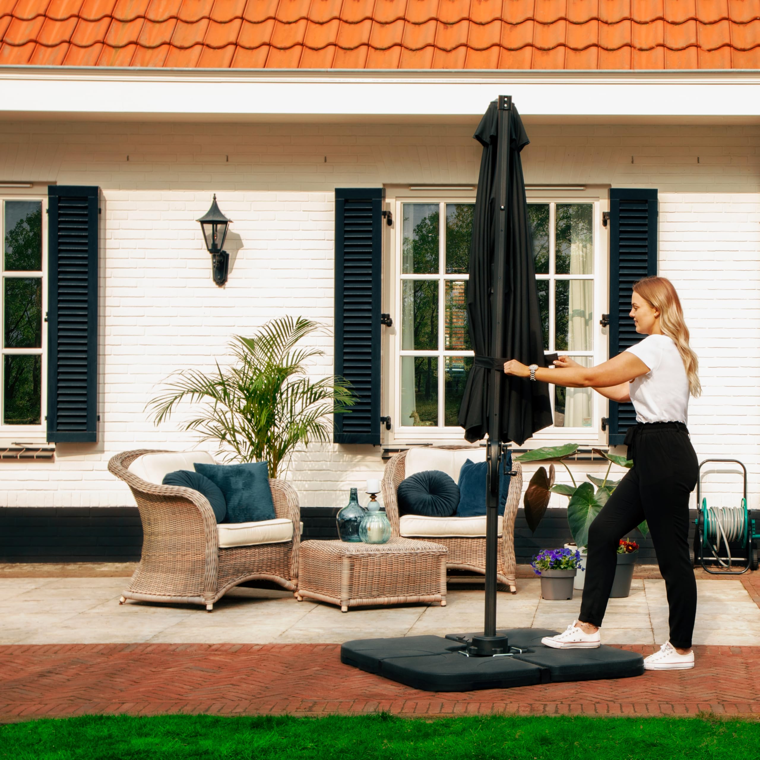 VONROC Sonnenschirmplatten Bardolino – Befüllbare Sonnenschirmplatten - 50x50 cm – Inhalt 15 l – 4 Stück für Ampelsonnenschirm