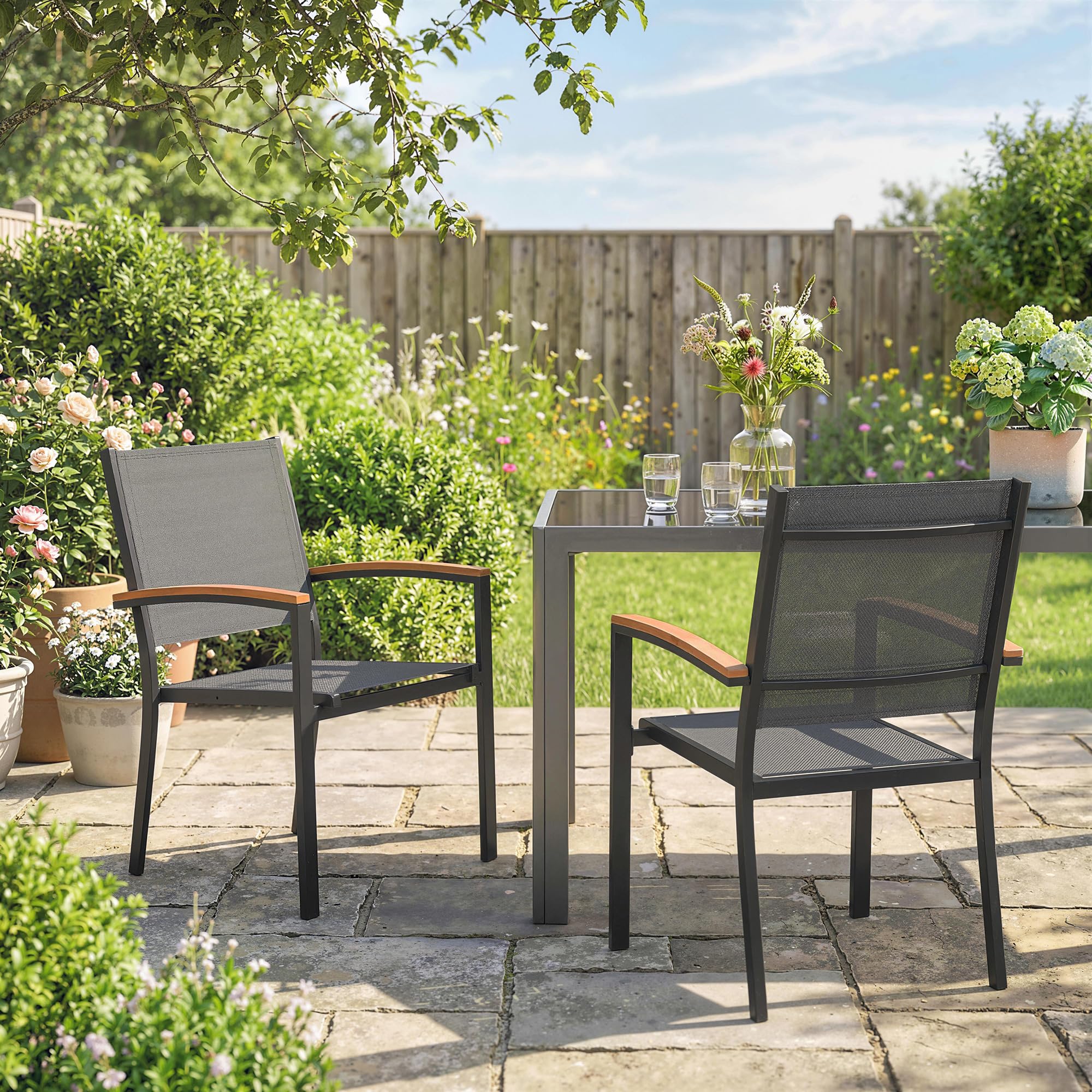 Outsunny Set 2 Sedie da Giardino Impilabili in Texteline e Metallo, con Braccioli Effetto Legno, 56x62x89 cm, Grigio