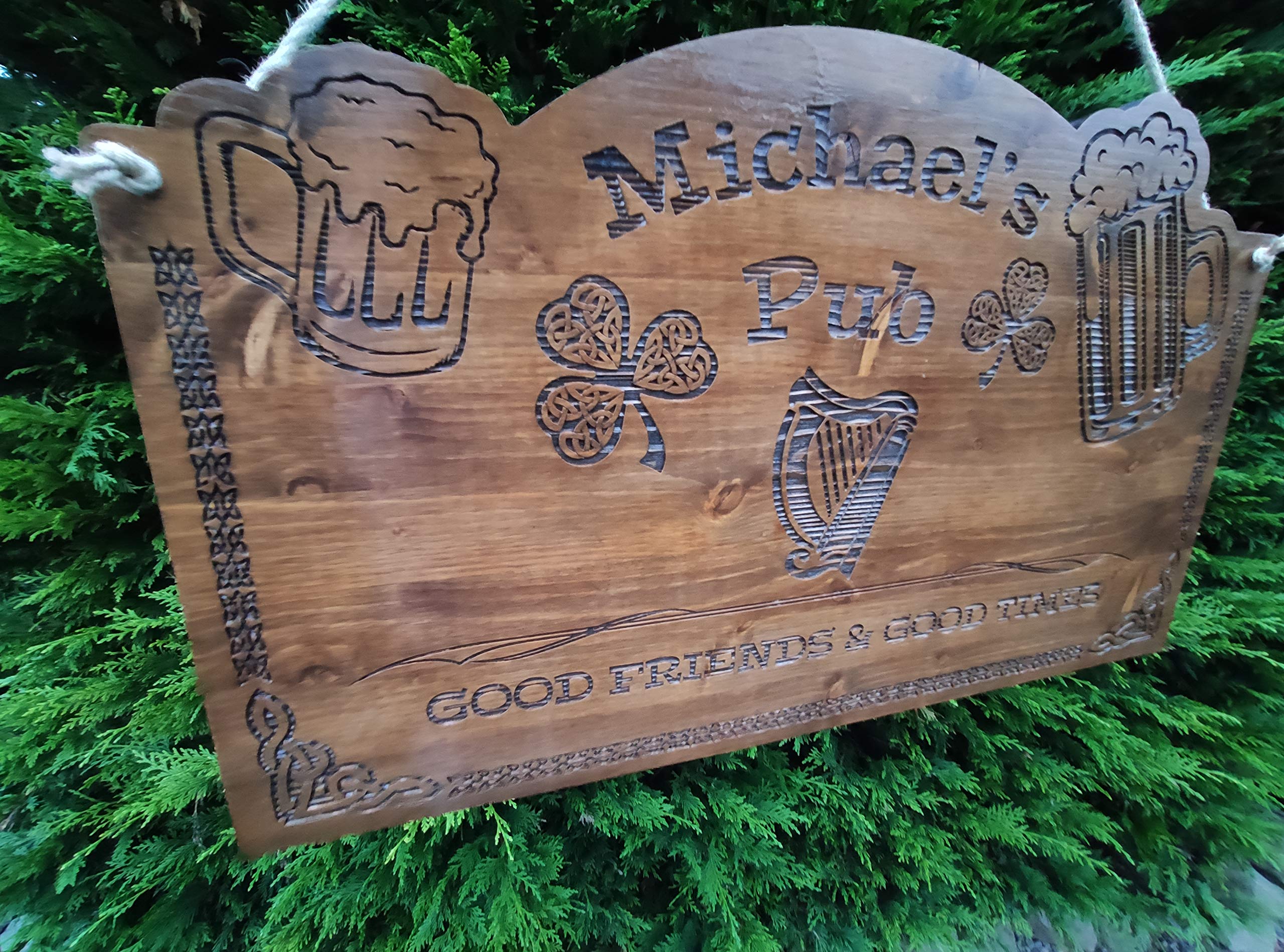 Plaque gravée en bois massif Welcome to the man idée cadeau artisanale