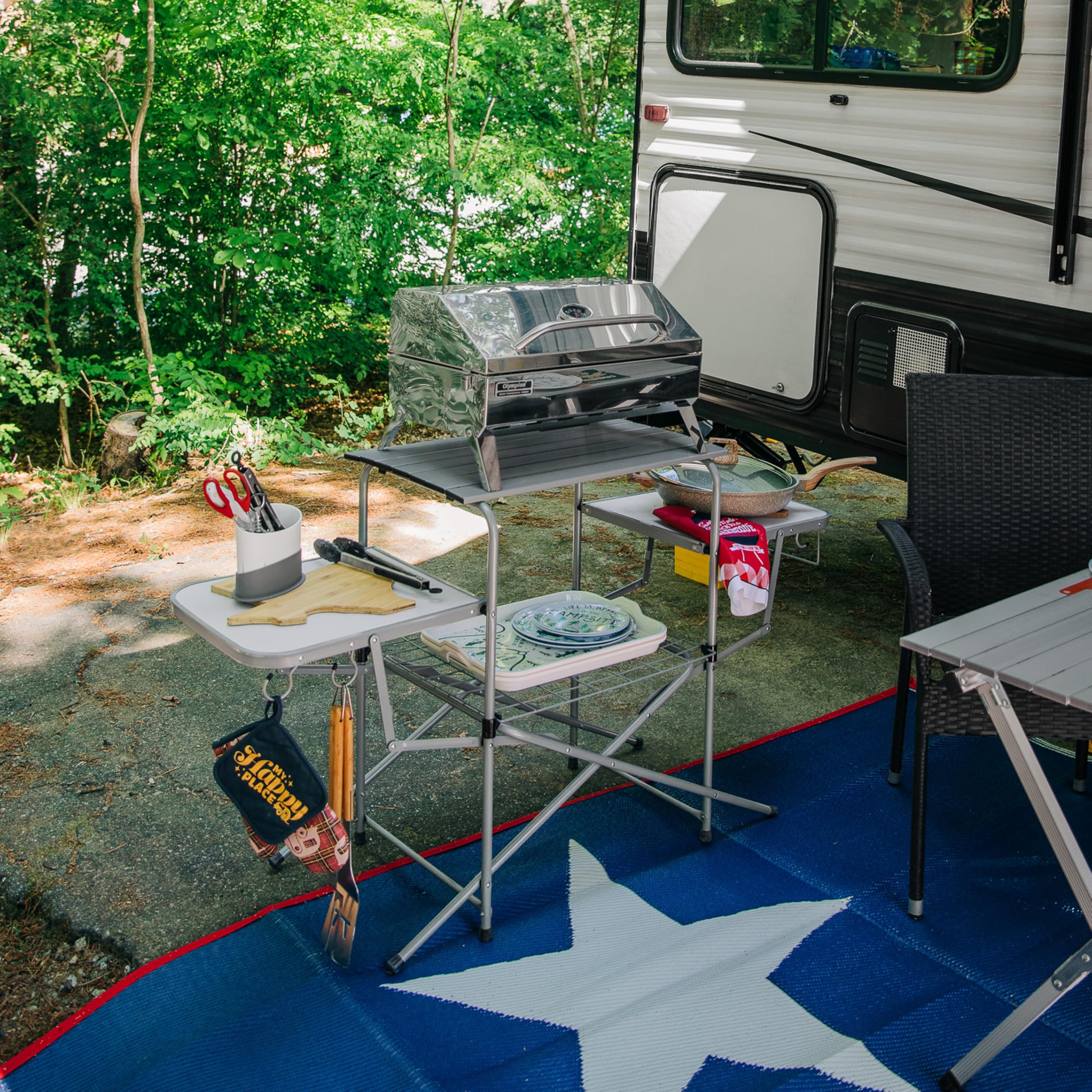 Amazon.com: Camco Olympian Deluxe Portable Grill Table - Provides