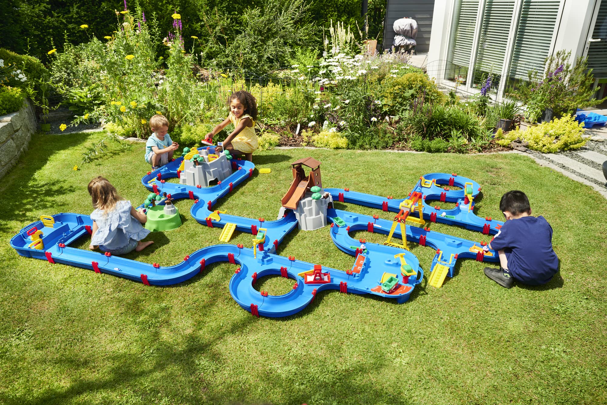 AquaPlay - 8700001501- Circuito de Juego acuático Start Set 21 Piezas - con Barco portacontenedores, vehículo Anfibio y Figura