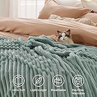 Vista 5 de Bedsure GentleSoft Cobija para sofá, suave y acogedora para mujeres, de vellón, pequeña para niñas, color verde salvia claro tamaño individual 60 x