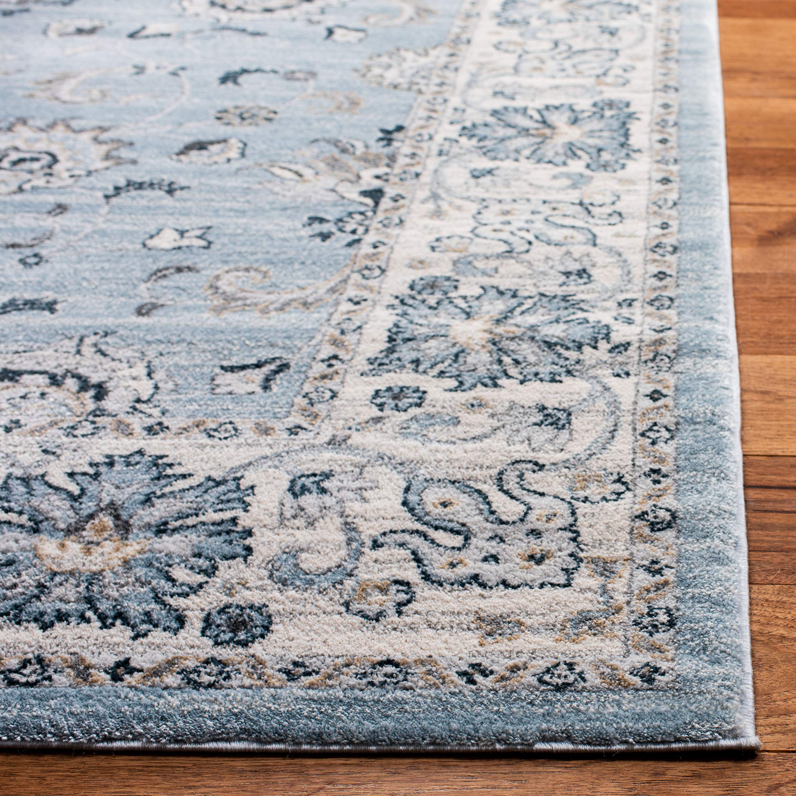 SAFAVIEH Tapis Traditionnel pour Salon, Salle à Manger, Chambre à Coucher - Isabella Collection, Tapis à Poil Court, Bleu Clair et crème, 122 X 183 cm