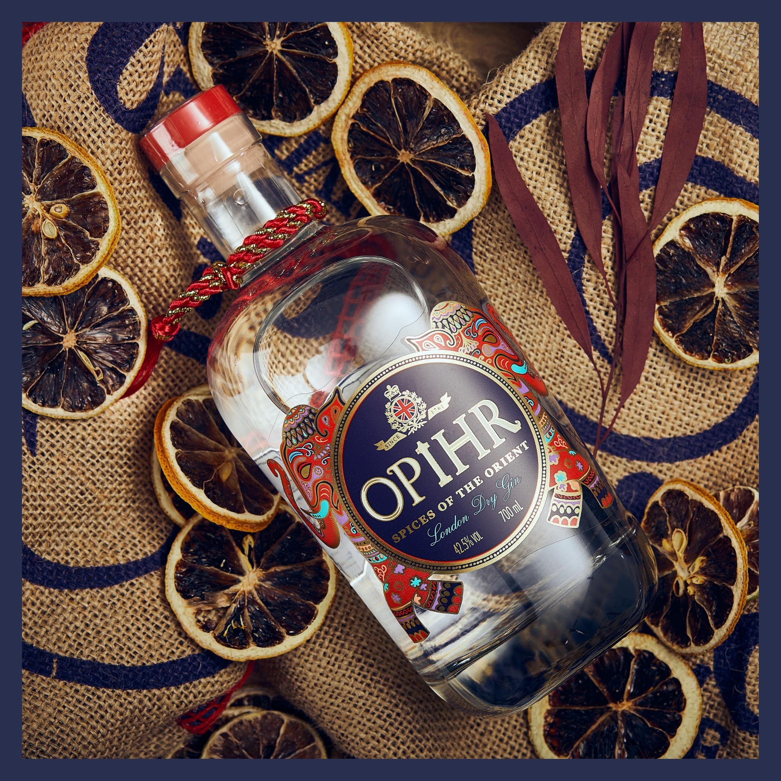 Opihr Spices of the Orient Dry Gin - mit erlesenen Gewürzen wie schwarzer Pfeffer aus Indien, Kubeben-Pfeffer aus Indonesien und Koriander aus Marokko (1 x 0,7l)