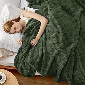 Bedsure GentleSoft King Size Blanket for Bed - Super Soft Cozy Blankets for Women Men Girls, Large Fuzzy Fleece Throw for Bedroom Decor, Dark Green,108x90 Inches
