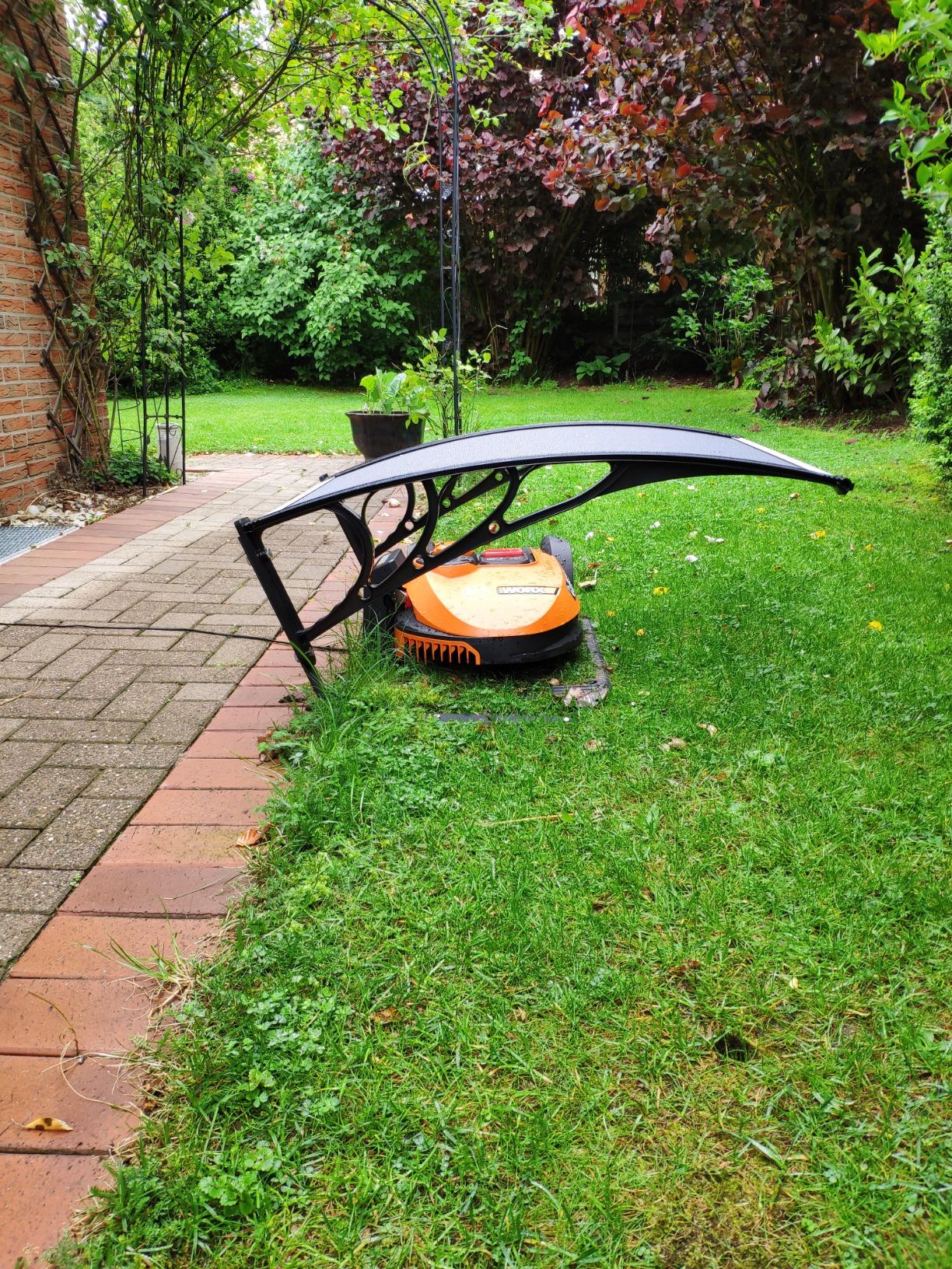 vidaXL Garagedak voor robotmaaier 77x103x46 cm zwart