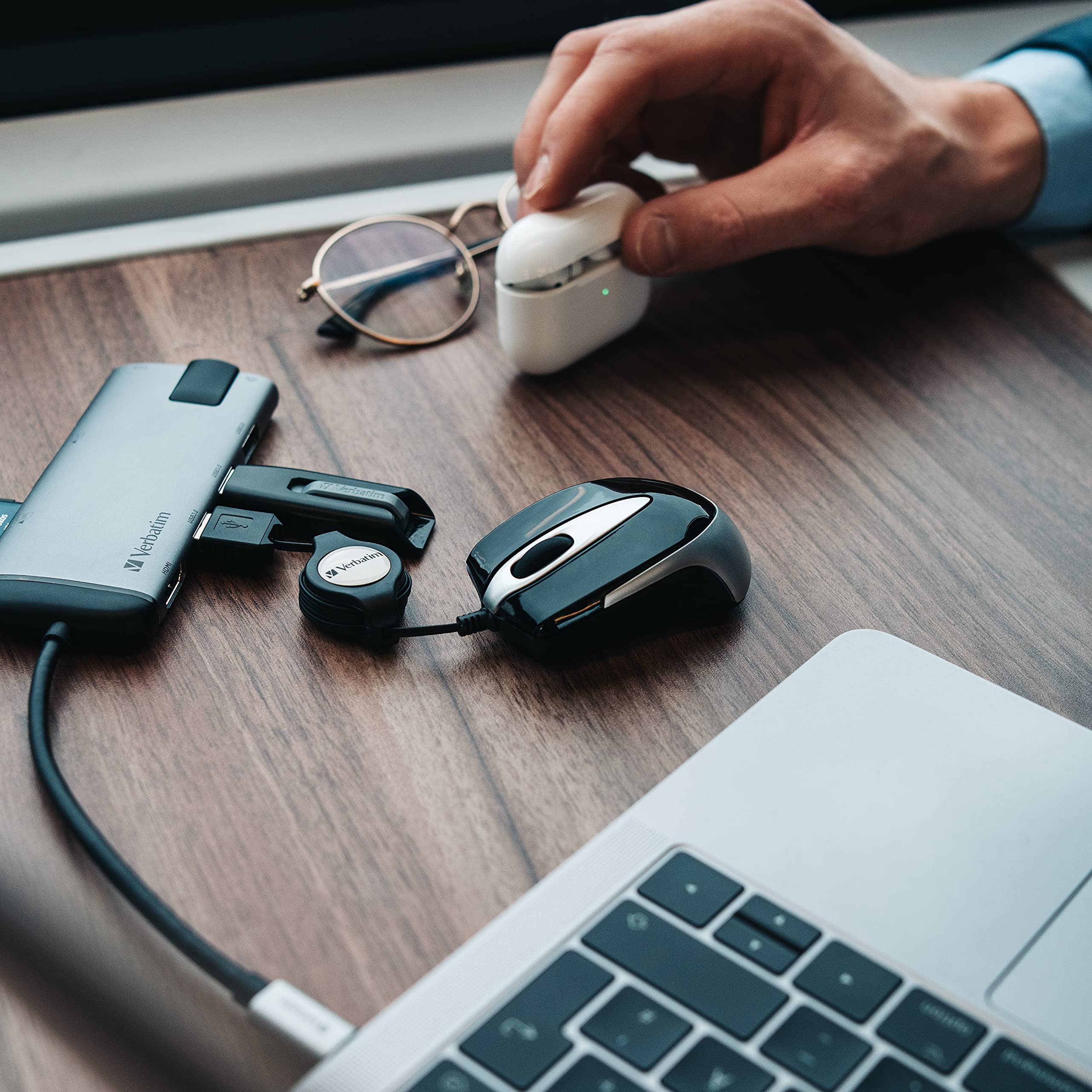 Verbatim Go-Mini optische Travel-Maus, kleine Computermaus mit einziehbarem Kabel, USB-A, USB-Maus mini mit 1000 DPI, für Laptop, Notebook, PC und MAC, kompaktes Design, schwarz (Packung mit 5)