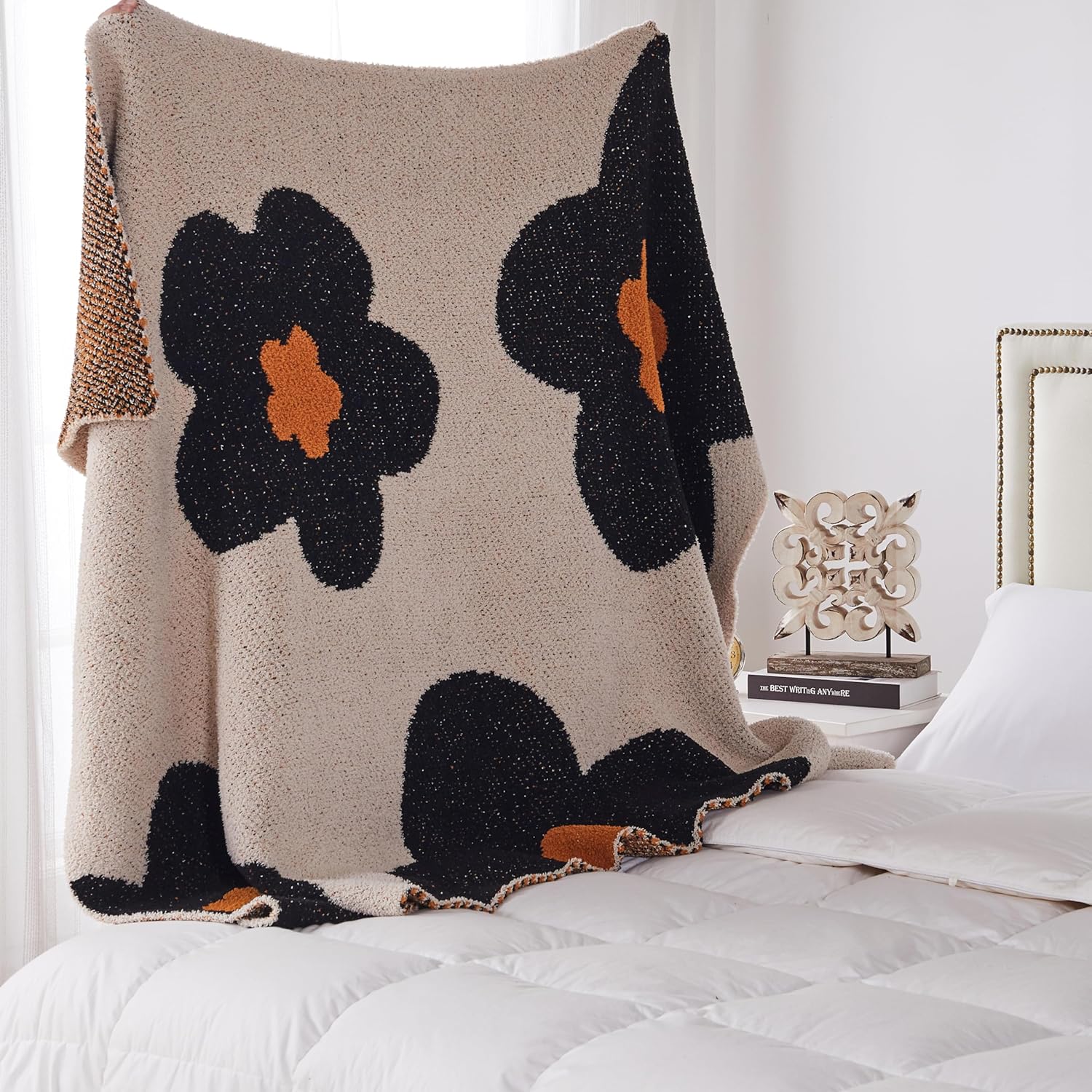 Soft Plush Floral Fleece Beige Blanket - Big Flower Pattern Throw, Fuzzy Fleece Microfiber for Couch - Bedroom Decor Gift Blanket, 51"x71"