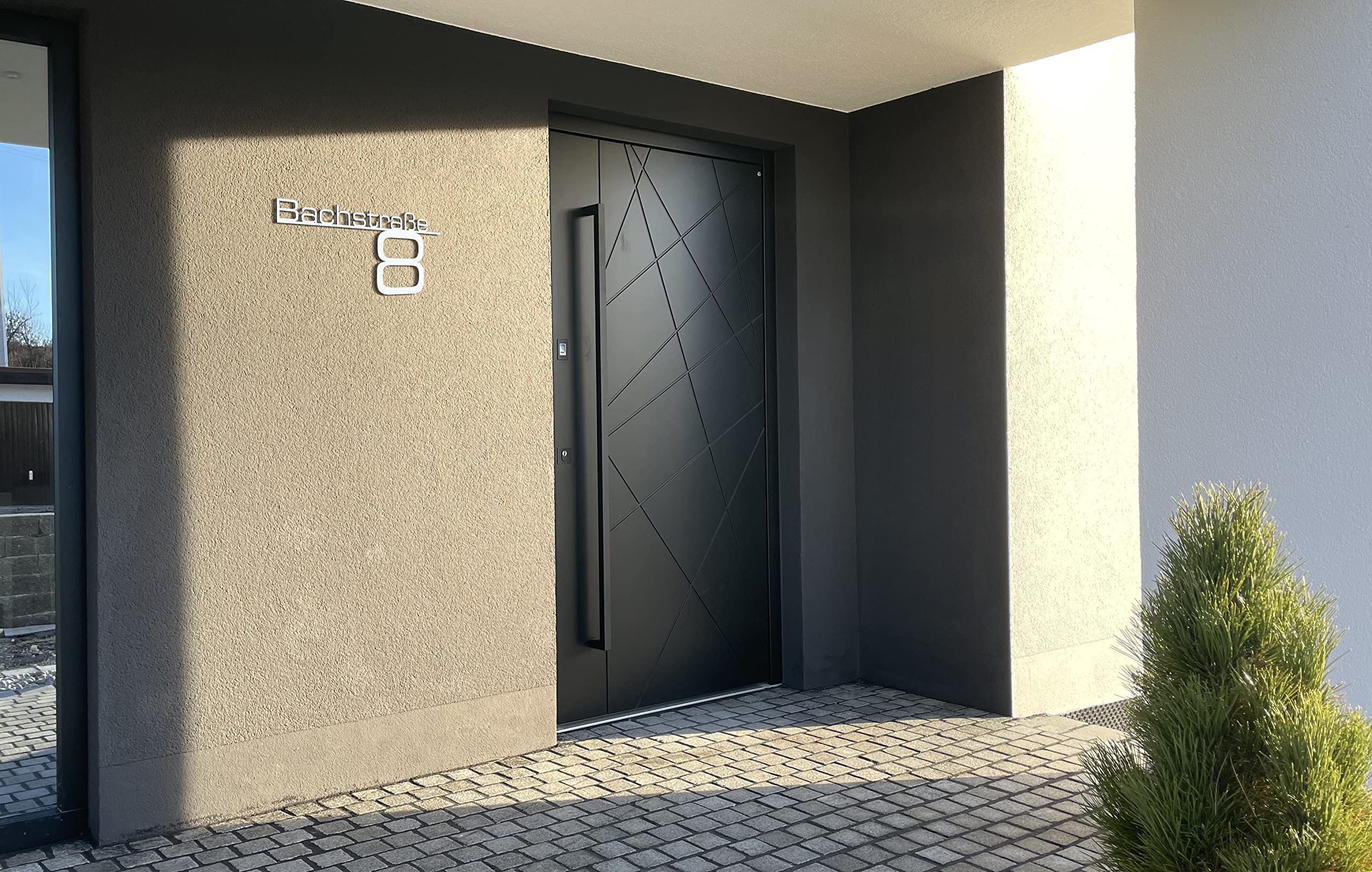 Metzler Placa de diseño para número de casa o puerta, de acero inoxidable, con texto personalizado, nombre de calle, número de casa o nombre, señal de empresa, RAL9016, color blanco tráfico 600 mm