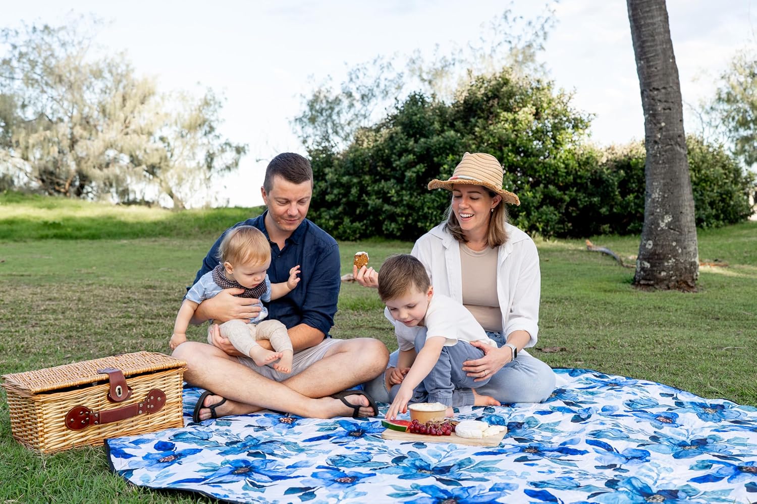 Large Round Waterproof Picnic Blanket (79") for Baby & Family - Outdoor Blanket Baby Mat - Foldable, Padded, Spill Proof Mat - Fits 4-6, Stylish Picnic Blanket Waterproof 6'7" (Round) Blue Petal Dream