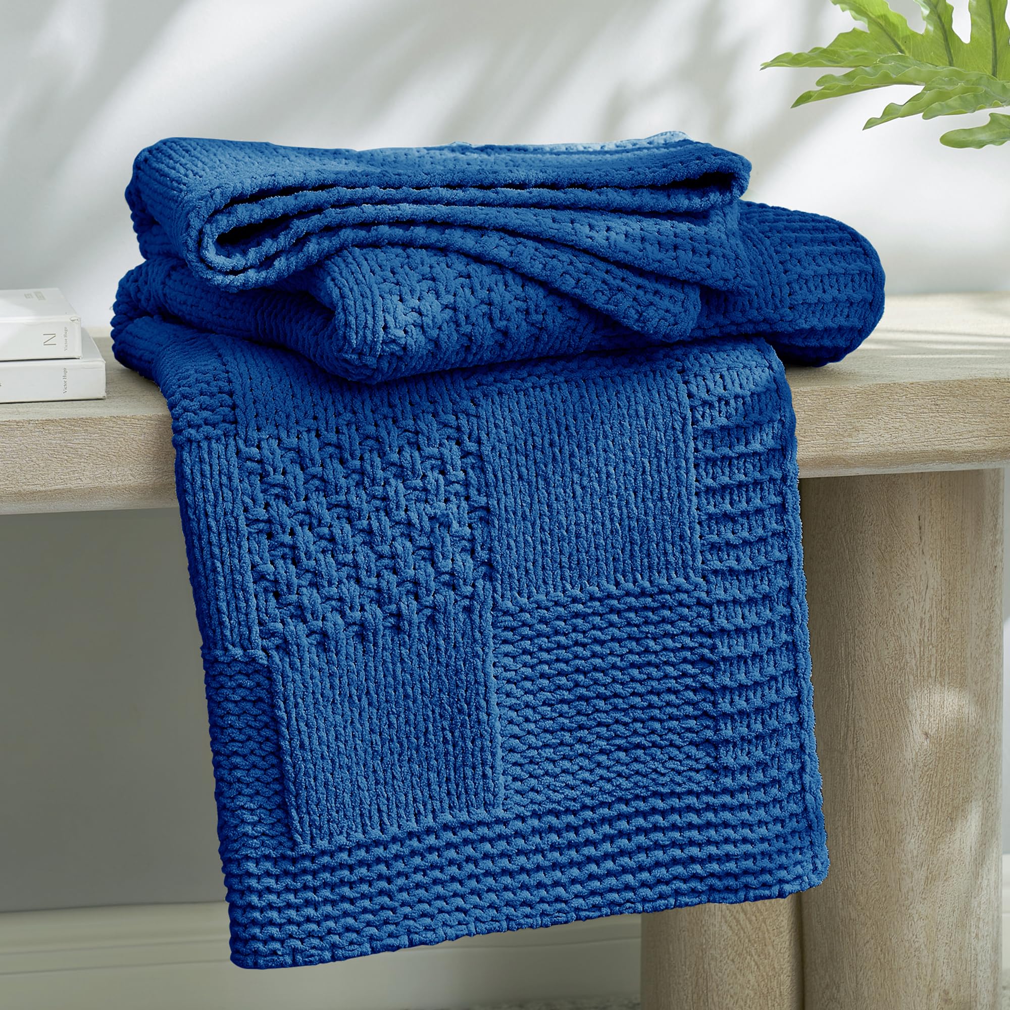 Amélie Home Checkered Knit Throw Blanket for Couch, Royal Blue, 50"x60"