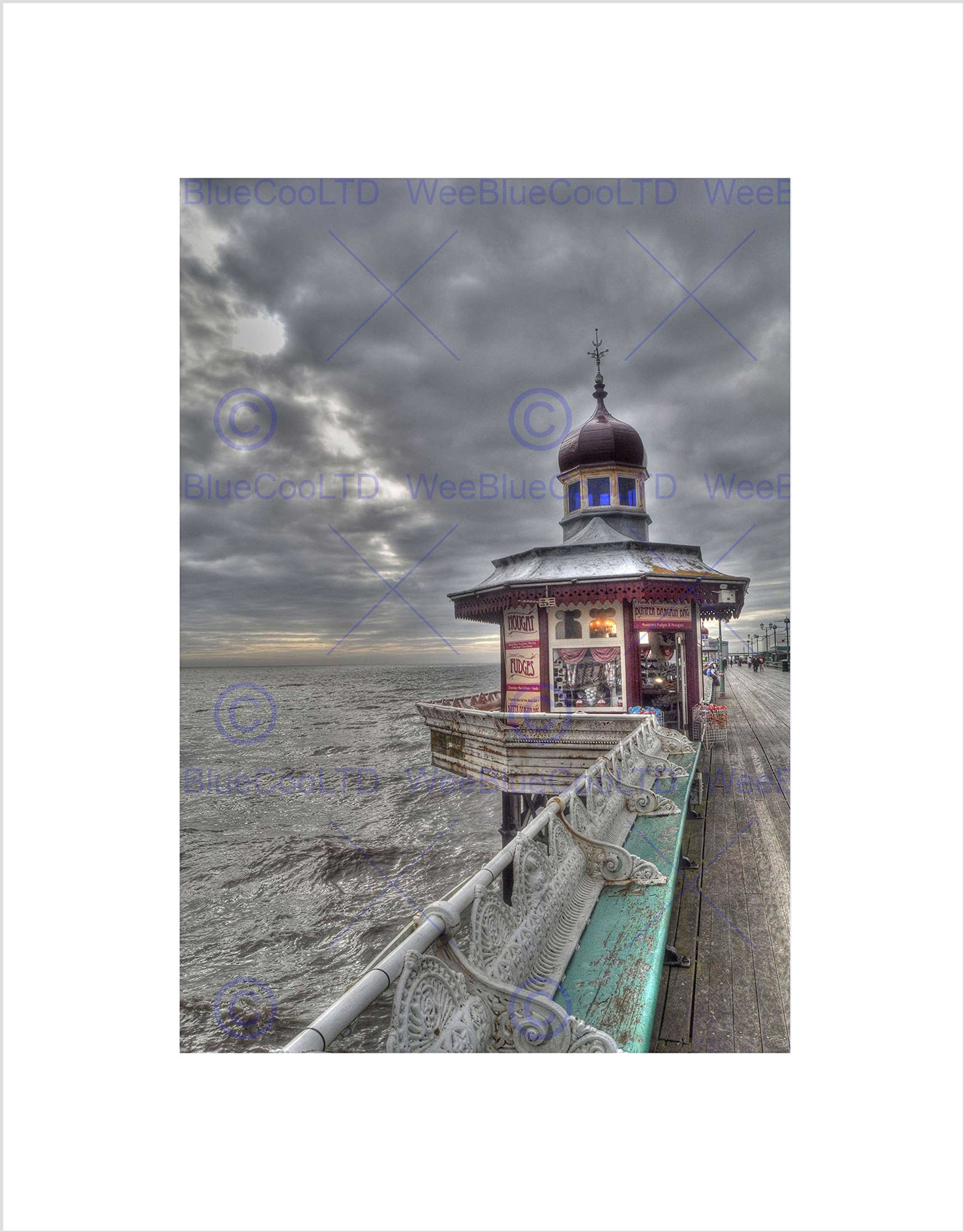 Wee Blue Coo BLACKPOOL PIER PROMENADE MOODY BLACK FRAME FRAMED ART PRINT PICTURE B12X8735