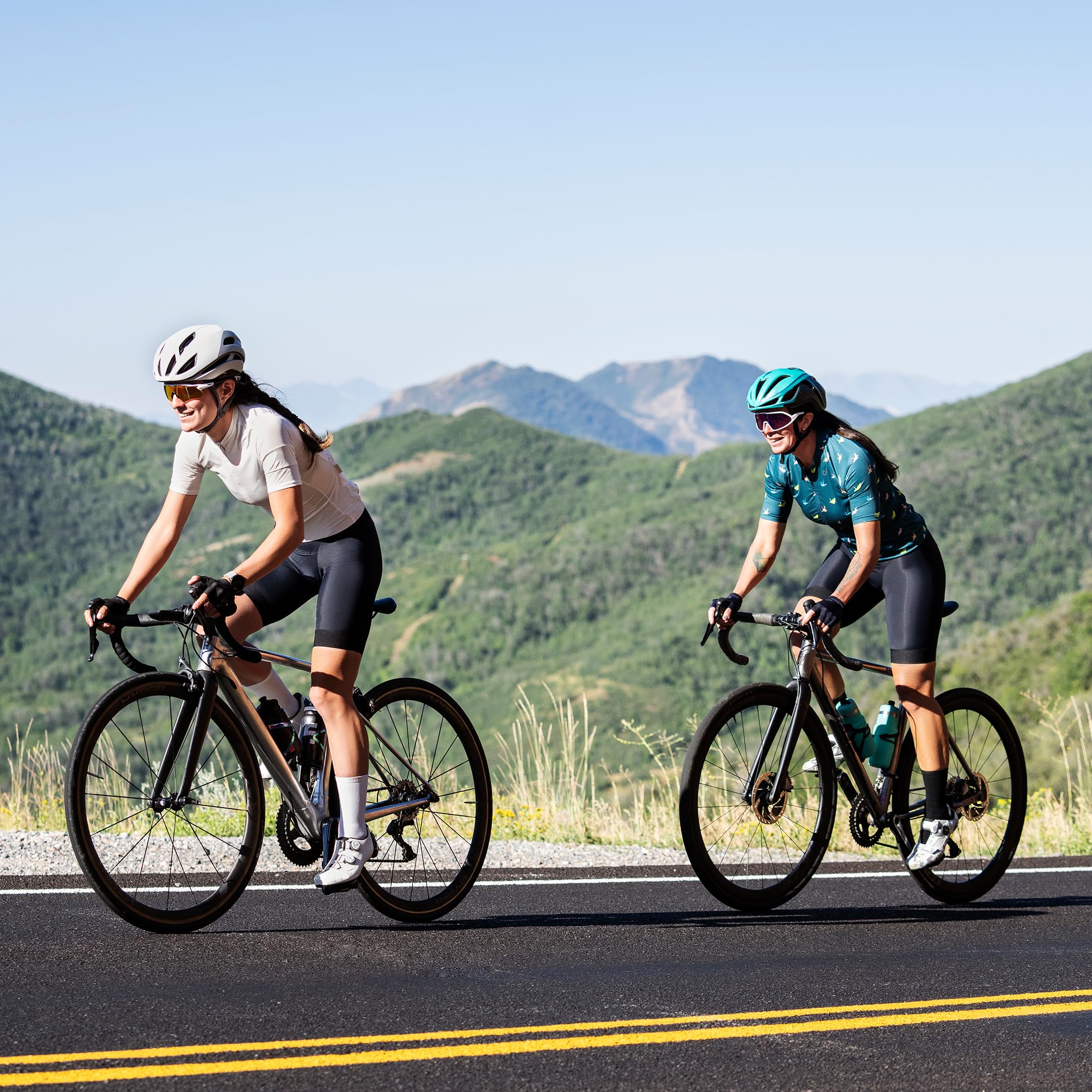 Women's Cycling Shoes for Indoor Cycling, Breathable Mesh Upper Indoor Bike Shoes with SPD Cleats - Lightweight Secure Fit for Spin Classes