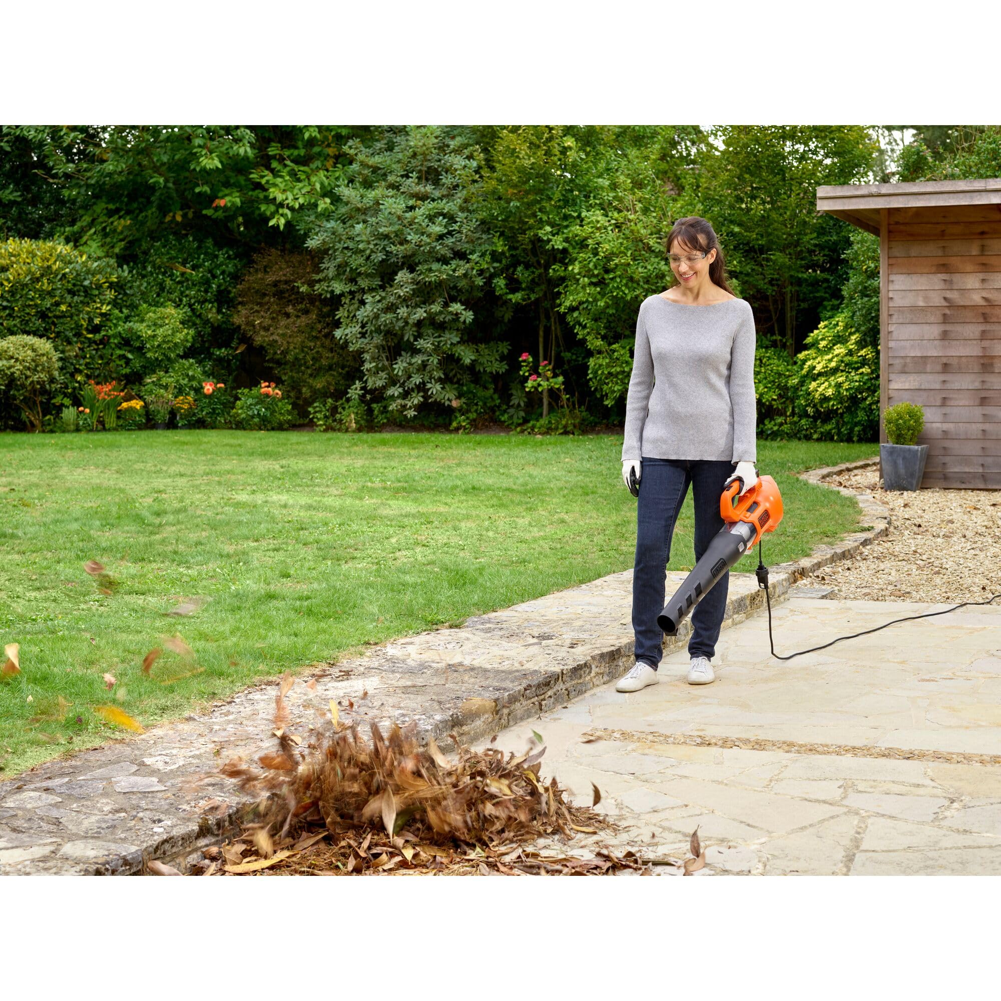 BLACK+DECKER Soplador de Hojas Axial 1.850W, Velocidad de Soplado 225 km/h, Volumen de Soplado 12.5 m³/min, Ventilador Axial Diseño Ligero y Compacto, BEBL185-QS