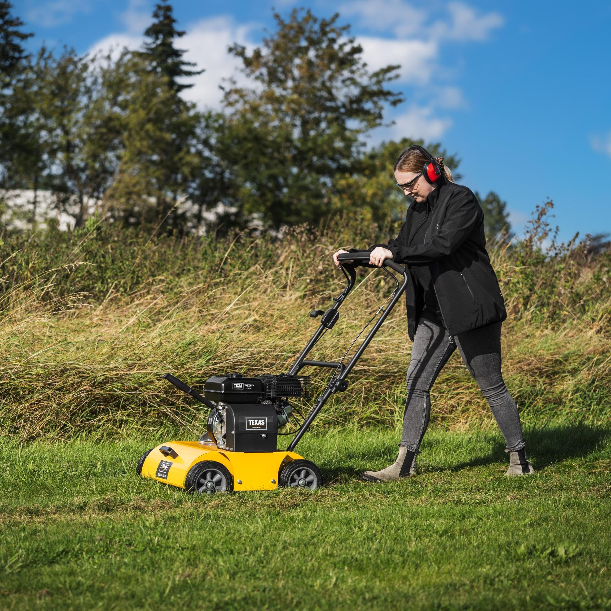 TEXAS Profi Rasen Vertikutierer Rasenlüfter Garten Benzin Pro Cut 461TG | 212ccm | 5,4PS | 4-Takt | 46 cm Arbeitsbreite | 4000 Watt | 48 Messer | Profigerät; für eine gewerbliche Nutzung geeignet