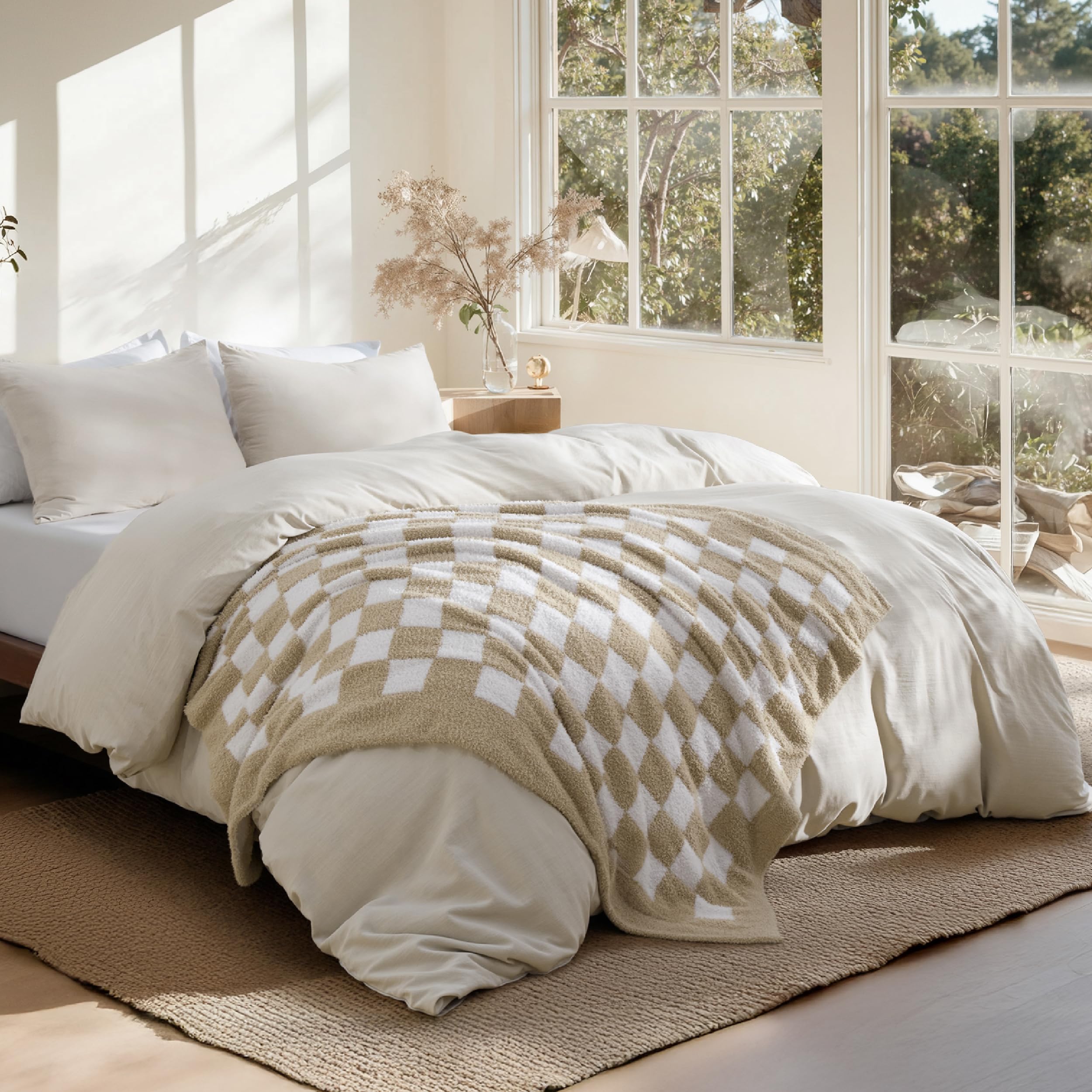 Bedsure Queen Comforter Set with Checkered Throw Blanket for Couch - 4 Pieces, 1 Beige Comforter Queen Size, 2 Pillow Shams, 1 Checkered Blanket, Super Soft, Lightweight & Fluffy for Bed & Sofa