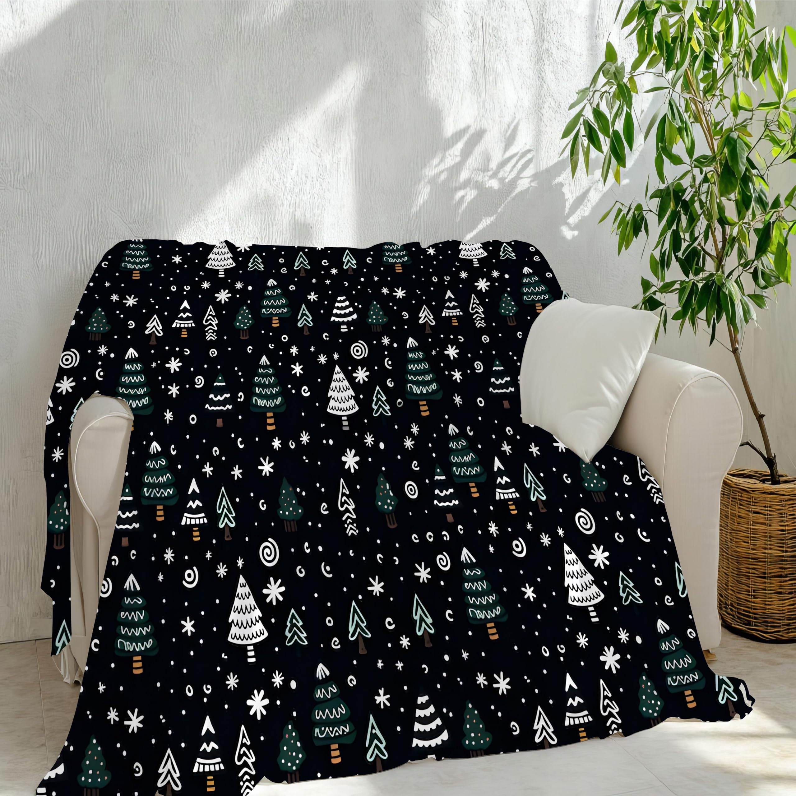 Kuscheldecke Flauschig mit Schneeflocken 150x200 cm - Klein Decke Fleecedecke Weich und Warm, Weihnachtsbaum Sofadecken Kuschelig Überwurf für Sofa, Couch, Bett & Wohnzimmer, Wohndecke Schwarz