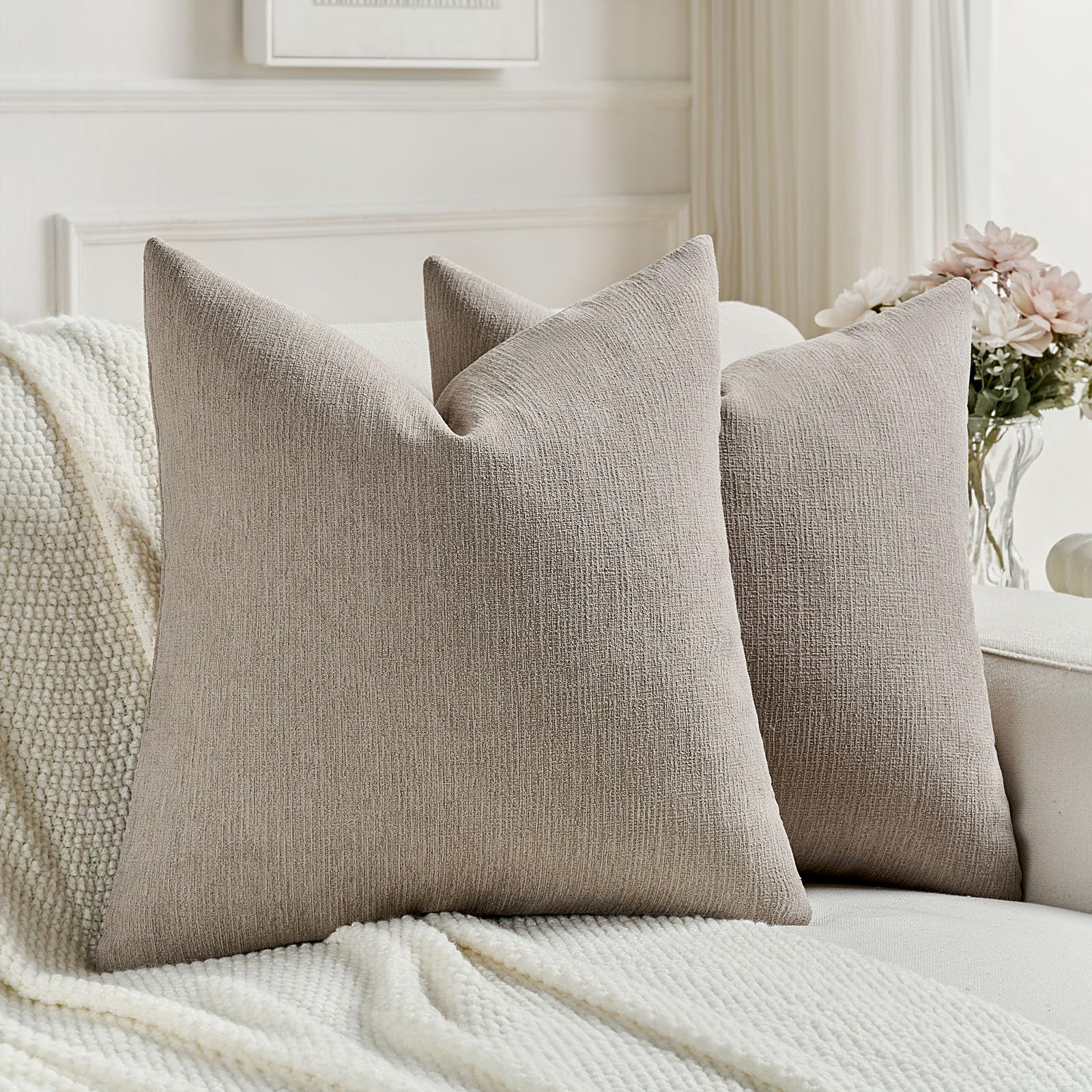 FUTEI Set of 2 Soft Chenille 45x45 cm Cushion Covers Textured Natural Faux Linen Scatter Pillow Covers 45 x 45 cm Farmhouse Accent for Sofa Bedroom Living Room, Coffee