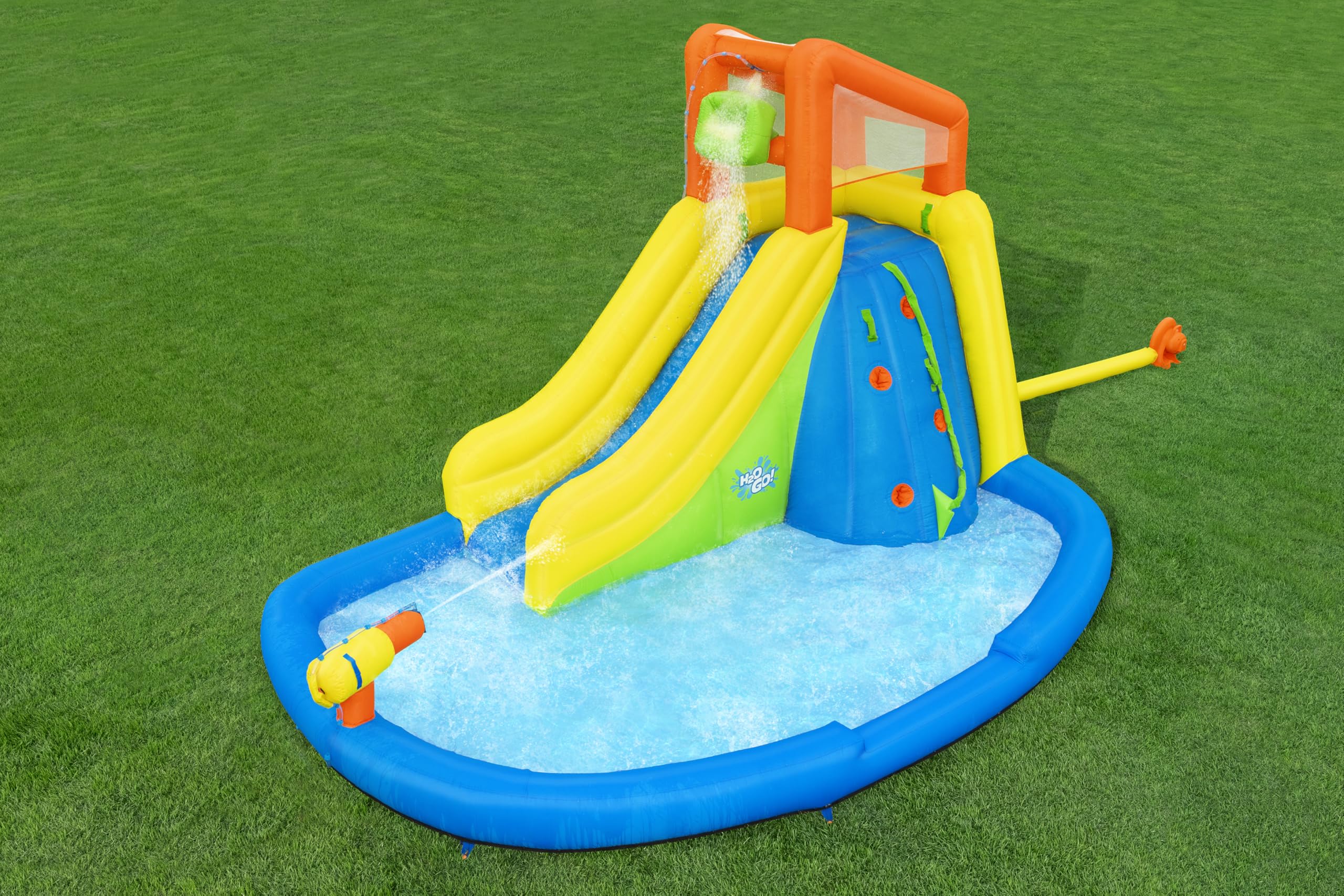 Bestway H2OGO! Mega-Wasserpark Wasserberg, 435 x 286 x 267 cm, für 5 Kinder, Rutsche, Kletterwand, Wasserkanone, Dauergebläse, PVC-beschichtetes Polyester, ab 5 Jahren, Tasche, Reparatur-Set