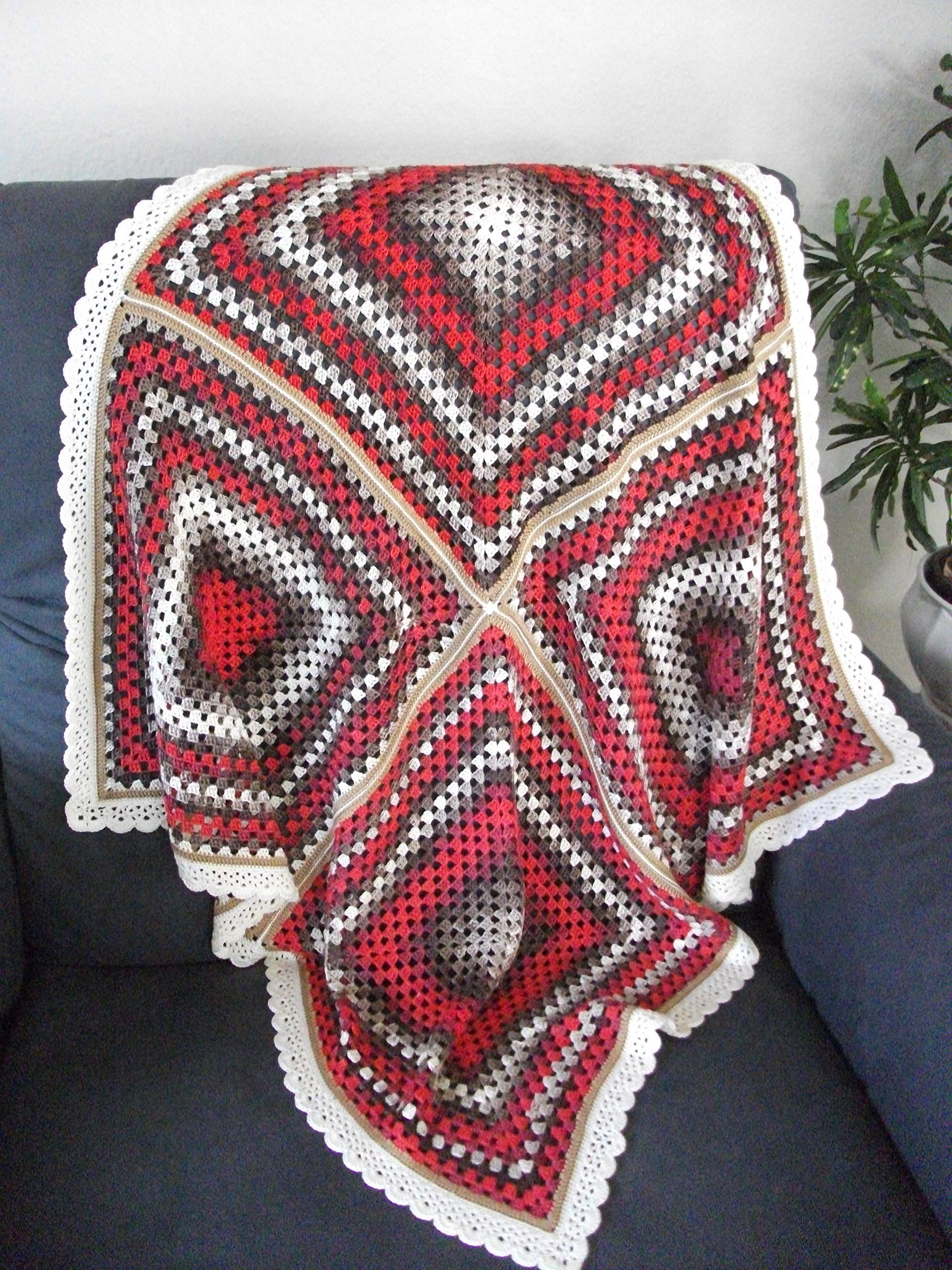 Babydecke *Käthe*, Kuscheldecke, Krabbeldecke, Schmusedecke, 85x85cm, für Jungen und Mädchen, gehäkelt, gestrickt, Muster