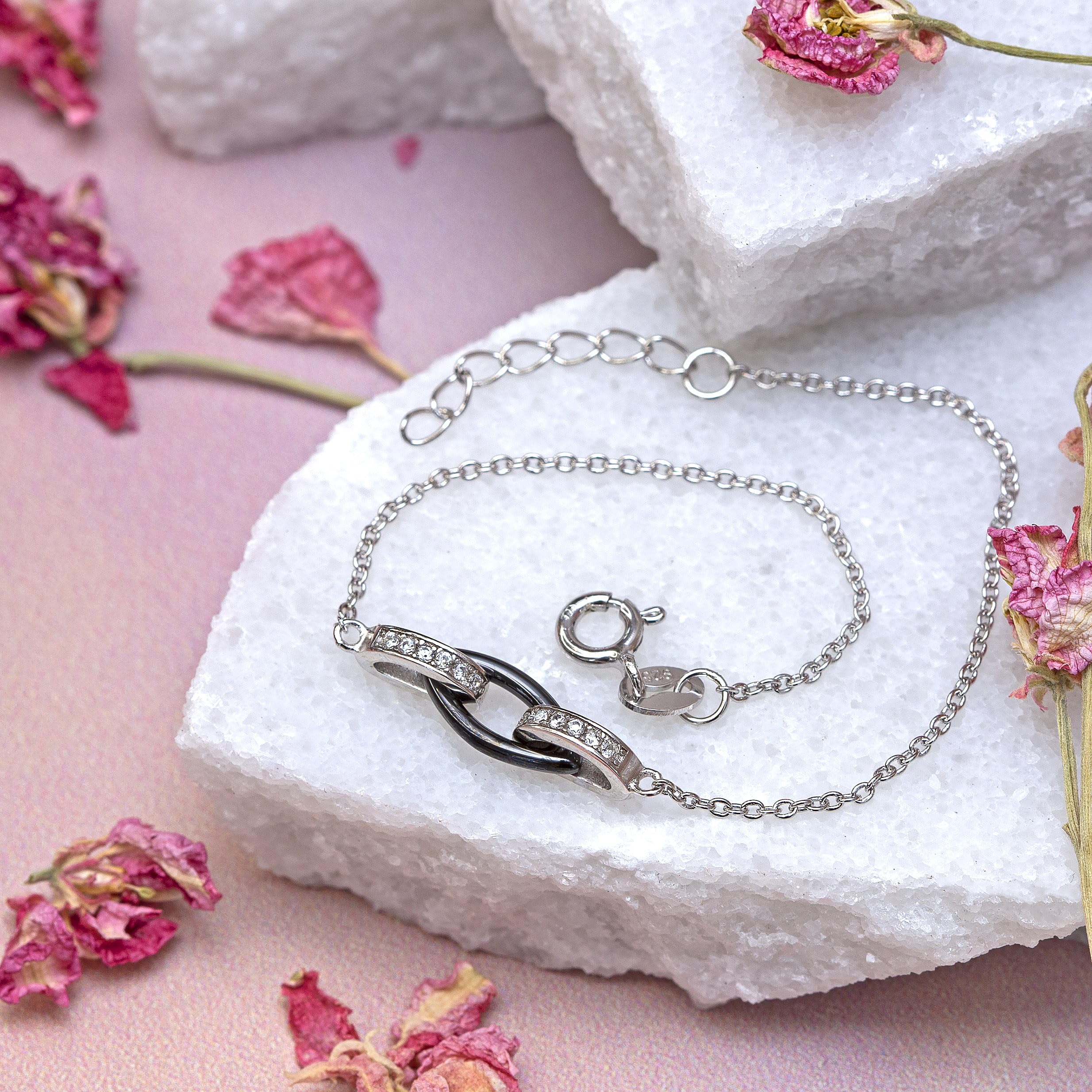 Tuscany Silver Bracciale regolabile da donna in argento sterling con ceramica nera ovale e zirconi placcato rodio 15.25cm/6"–18cm/7"