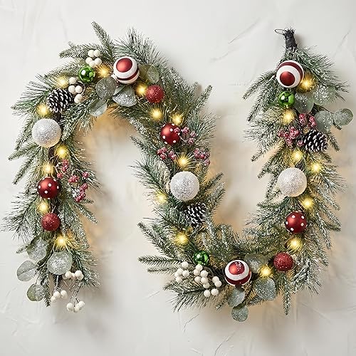 Miniatura 9 de Valery Madelyn - Guirnalda de Navidad de 2,7 m con luces preiluminadas para manto, guirnalda iluminada para exteriores de Navidad con bolas rojas y