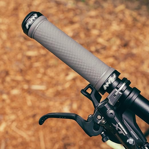 人気ショップが最安値挑戦 輸入品 未使用 Topcabin 自転車グリップ ダブルロックオンロック自転車ハンドルバーグリップ ラバー快適バイクグリップ 自転車マウンテンbmx用 ネイビー 短納期対応