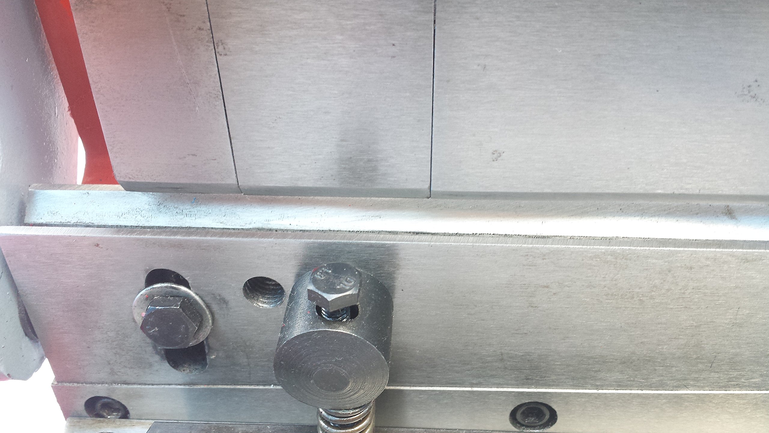 Holzmann Máquina de trabajo universal de chapa UBM 305.