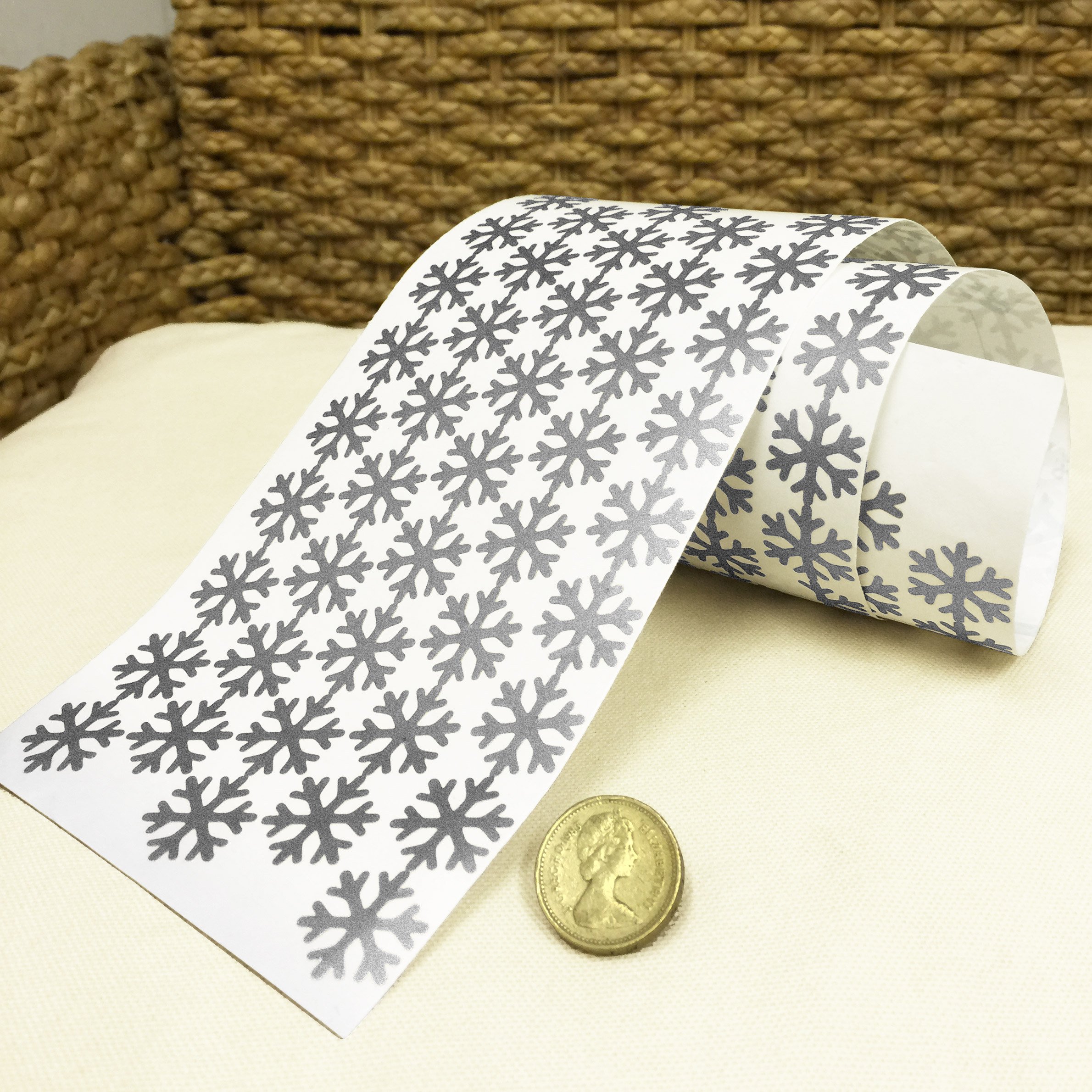 i.LifeUK 280 Snowflake Vinyl Christmas Sticker 20mm Colour Self Adhesive Peel&Stick -Silver